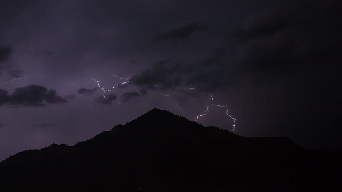 (Symbolbild) Nächtliche Gewitter in Oberbayern erwartet 