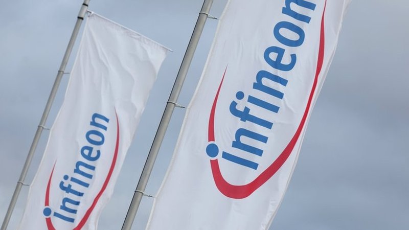 Der Chiphersteller Infineon will in Regensburg etwa 500 Stellen abbauen. Das bestätigte Unternehmenssprecher Andre Tauber auf BR-Anfrage. | Bild: dpa-Bildfunk/Karl-Josef Hildenbrand Der Chiphersteller Infineon will in Regensburg etwa 500 Stellen abbauen. Das bestätigte Unternehmenssprecher Andre Tauber auf BR-Anfrage.