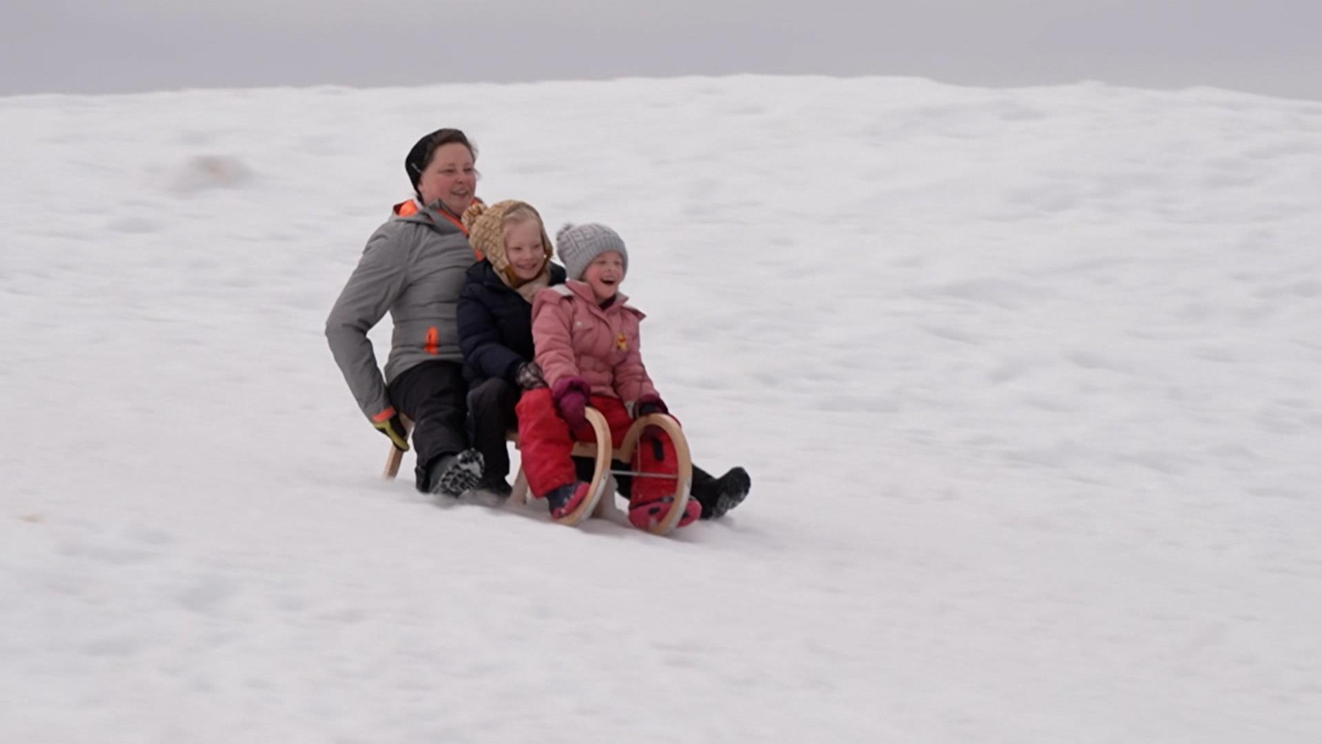 In den Faschingsferien sind Quartiere in den Bergen oft lange im Voraus ausgebucht. Nur mit dem Schnee hapert es dieses Jahr.