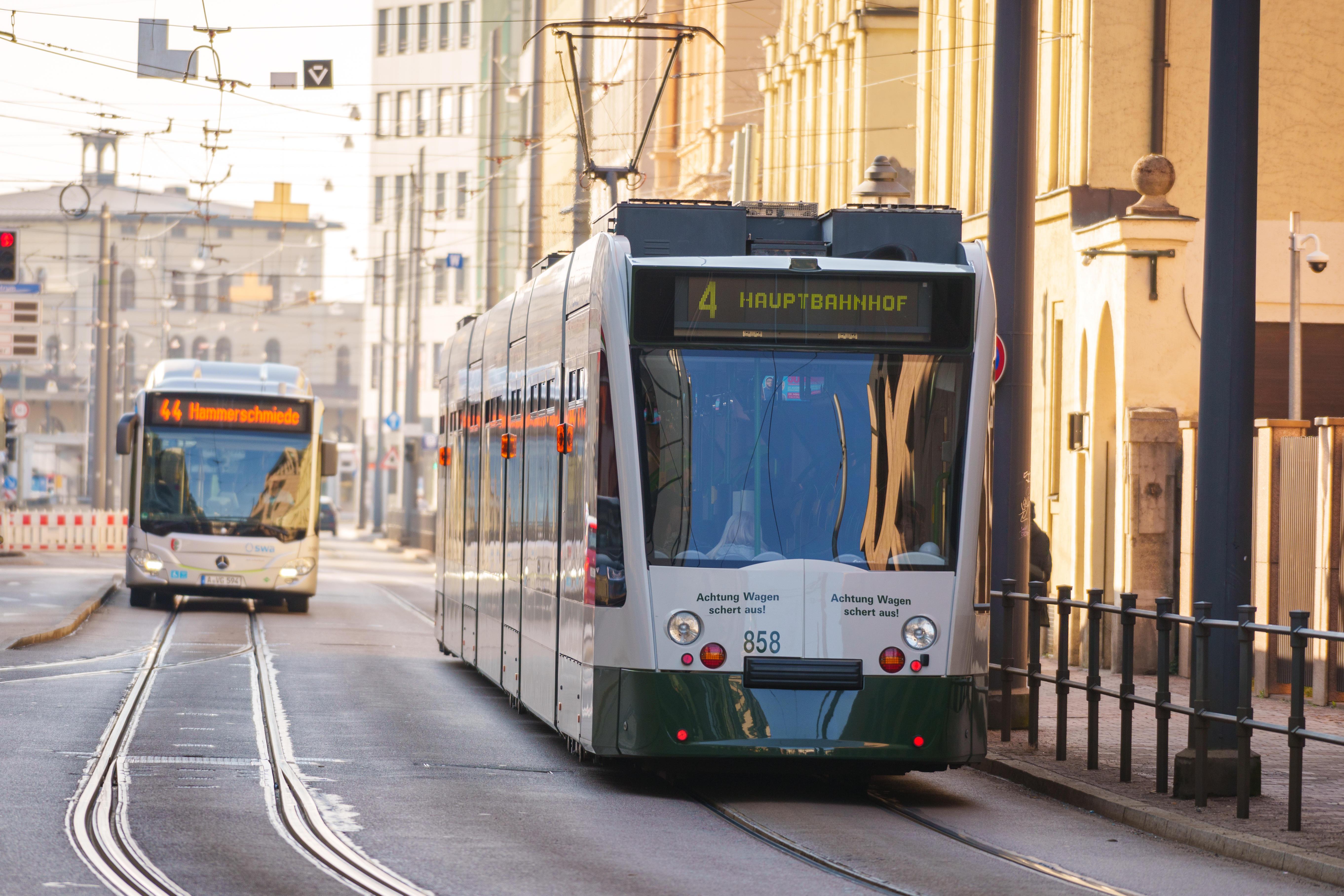 Straßenbahn in der Augsburger Innenstadt