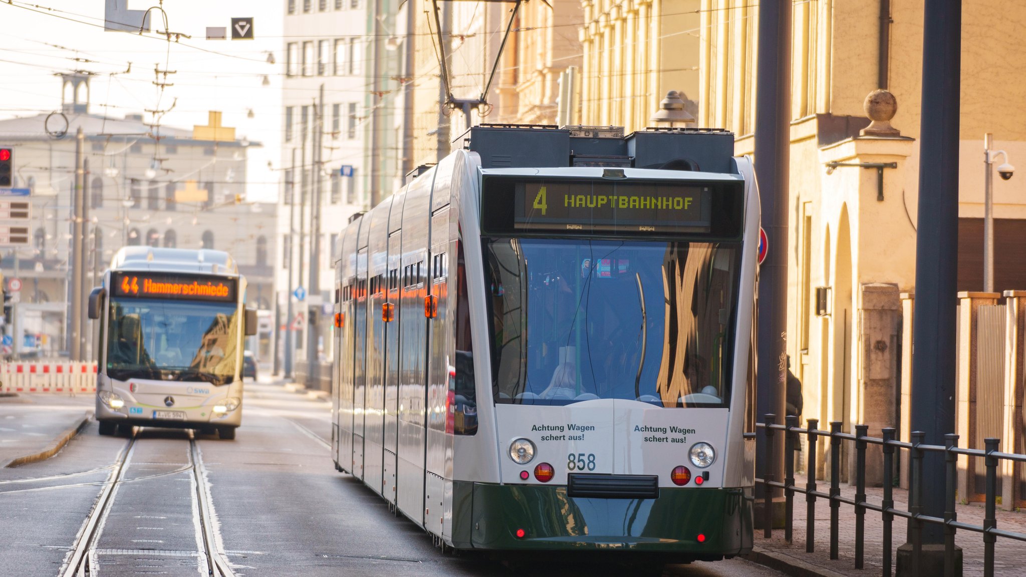 Straßenbahn in der Augsburger Innenstadt