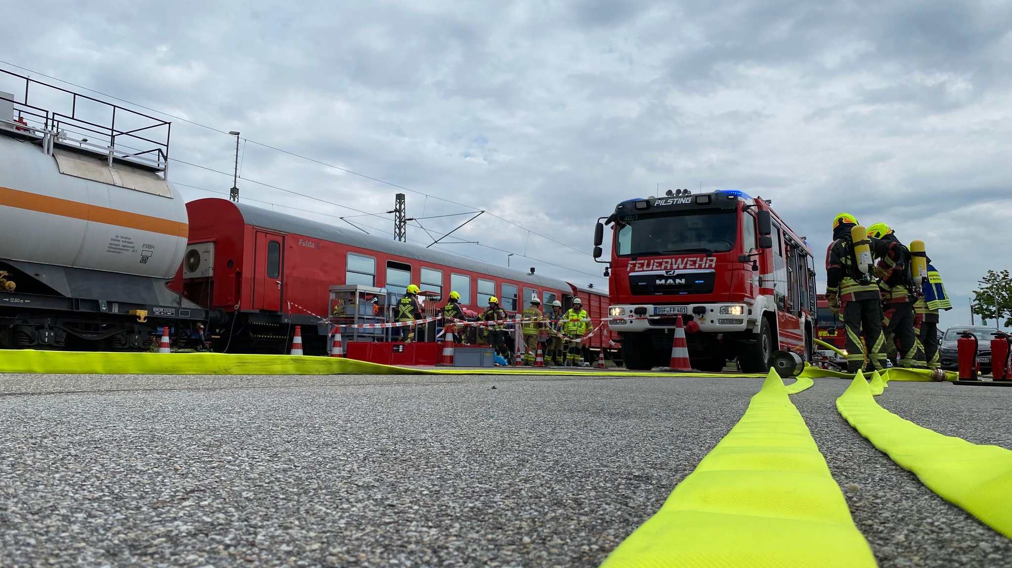 Die Einsatzkräfte bei der Übung