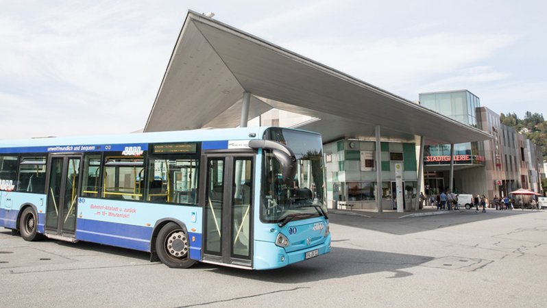 Der ZOB in Passau: Die Stadt will neben einigen Landkreisen auch beim Verkehrsverbund "Donauwald" mitmachen