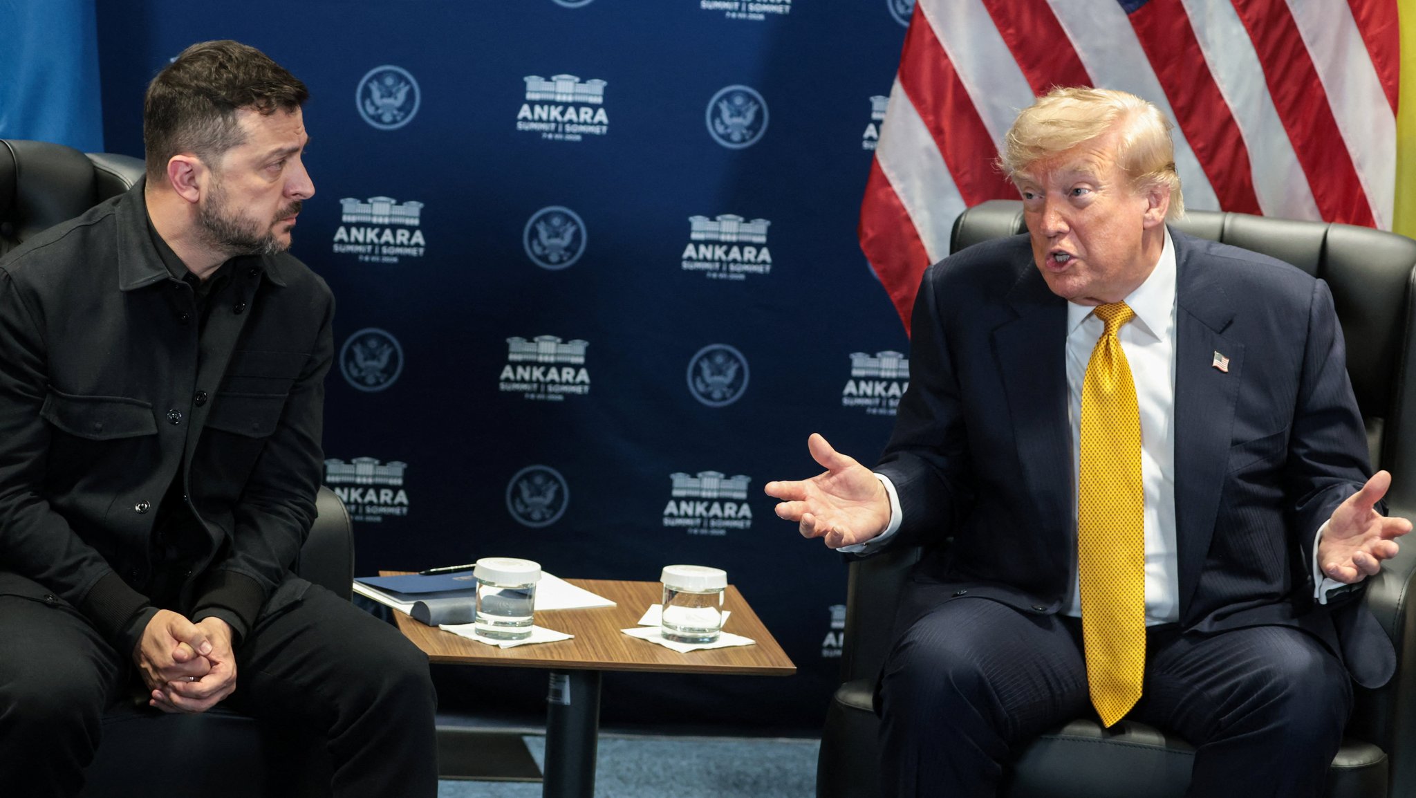 Wolodymyr Selenskyj und Donald Trump in Ankara | Bild: REUTERS/Jonathan Ernst Wolodymyr Selenskyj und Donald Trump in Ankara