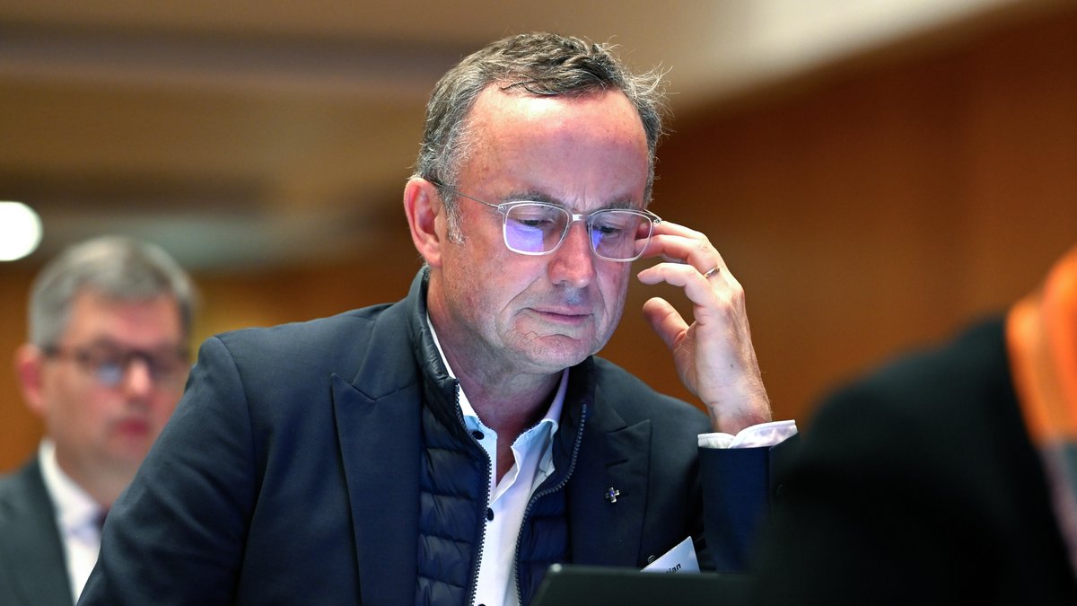 "Taubes Ohr": Missbrauchsbetroffene kritisieren Landesbischof