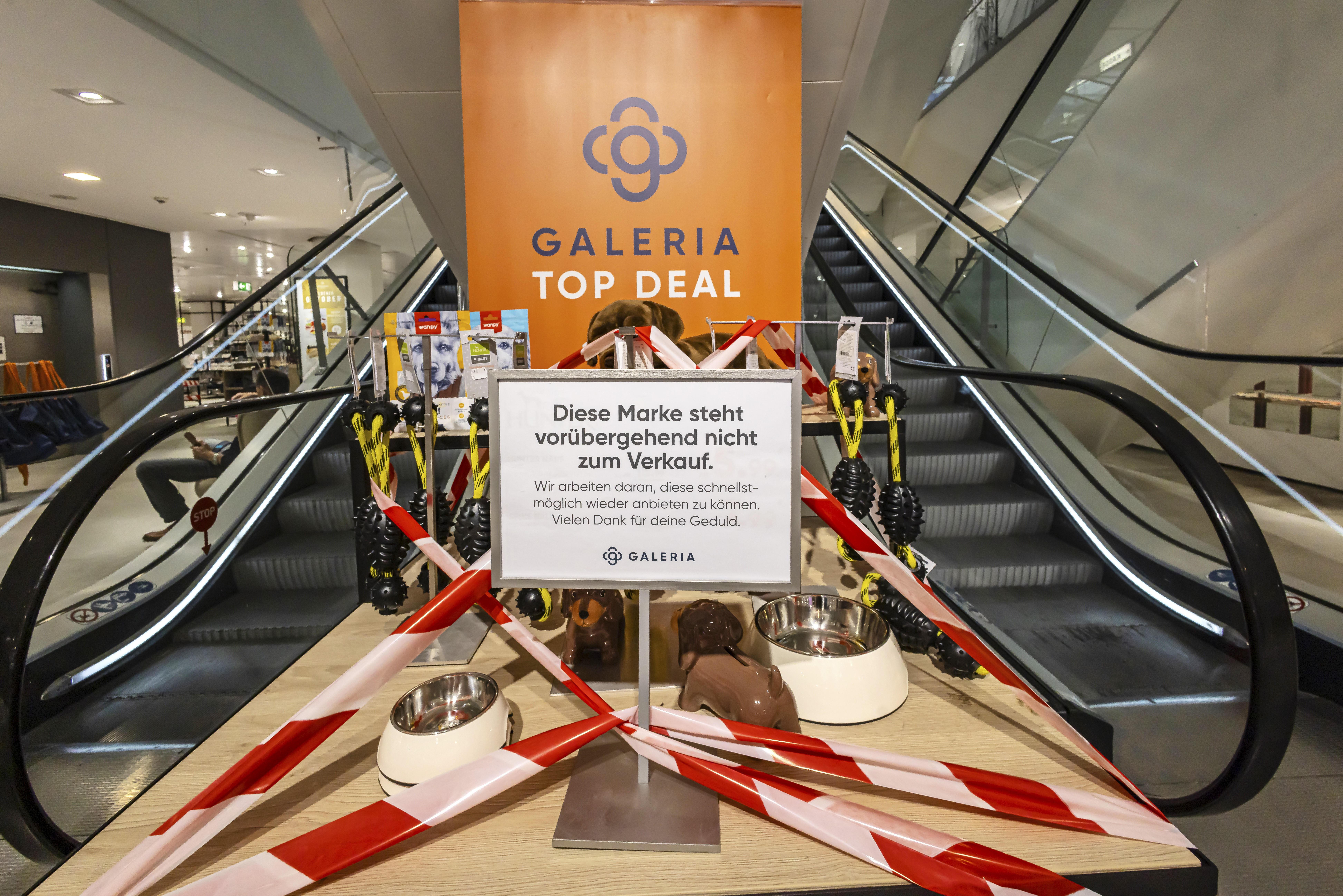 Caution tape and invalid vouchers: Galeria in crisis mode