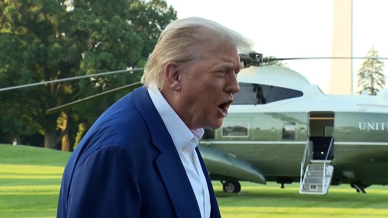 Donald Trump zeigte seinen Unmut, als die von ihm vermittelte Waffenruhe zwischen Israel und dem Iran schon nach kurzem gebrochen wurde. | Bild: BR Donald Trump zeigte seinen Unmut, als die von ihm vermittelte Waffenruhe zwischen Israel und dem Iran schon nach kurzem gebrochen wurde.