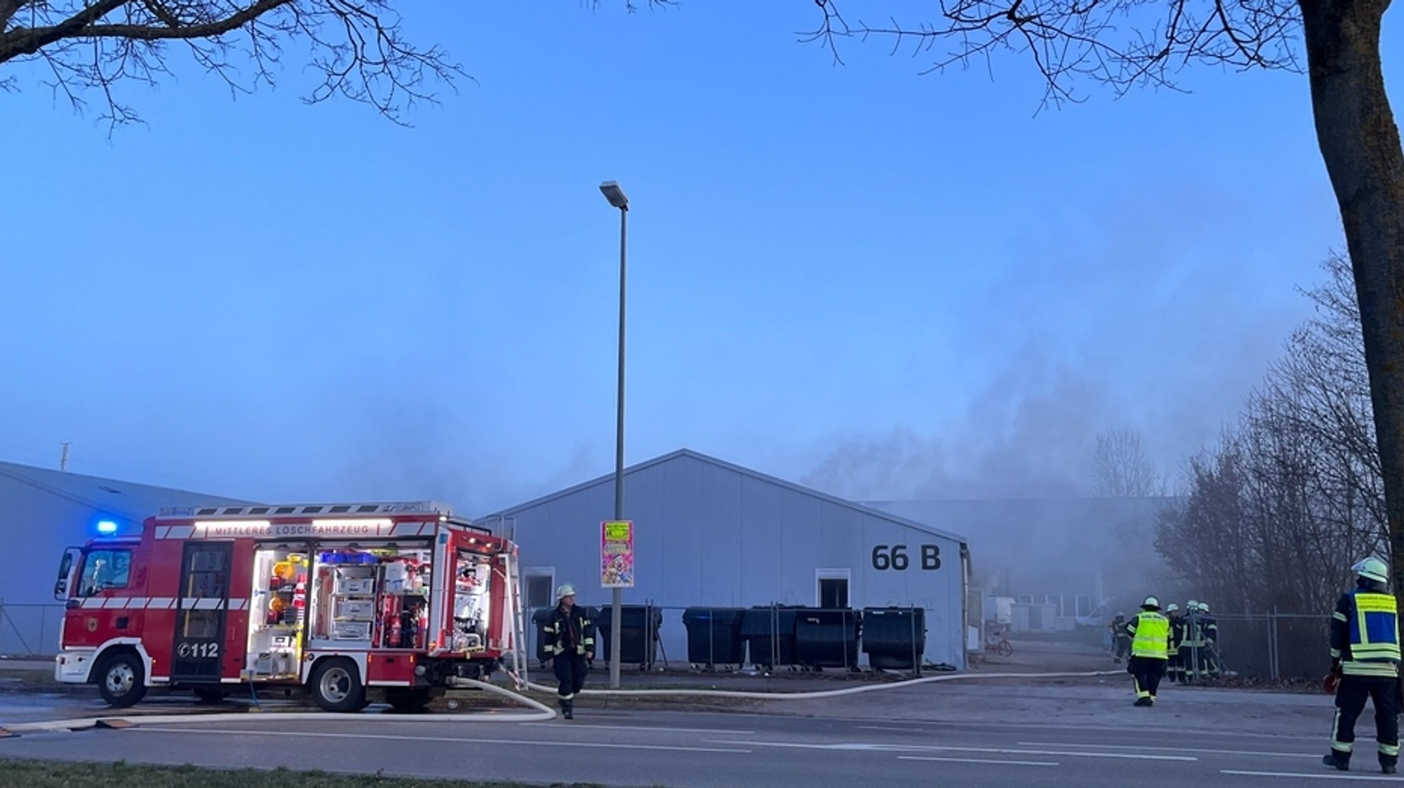 Feuerwehrauto vor Nördlinger Asylunterkunft