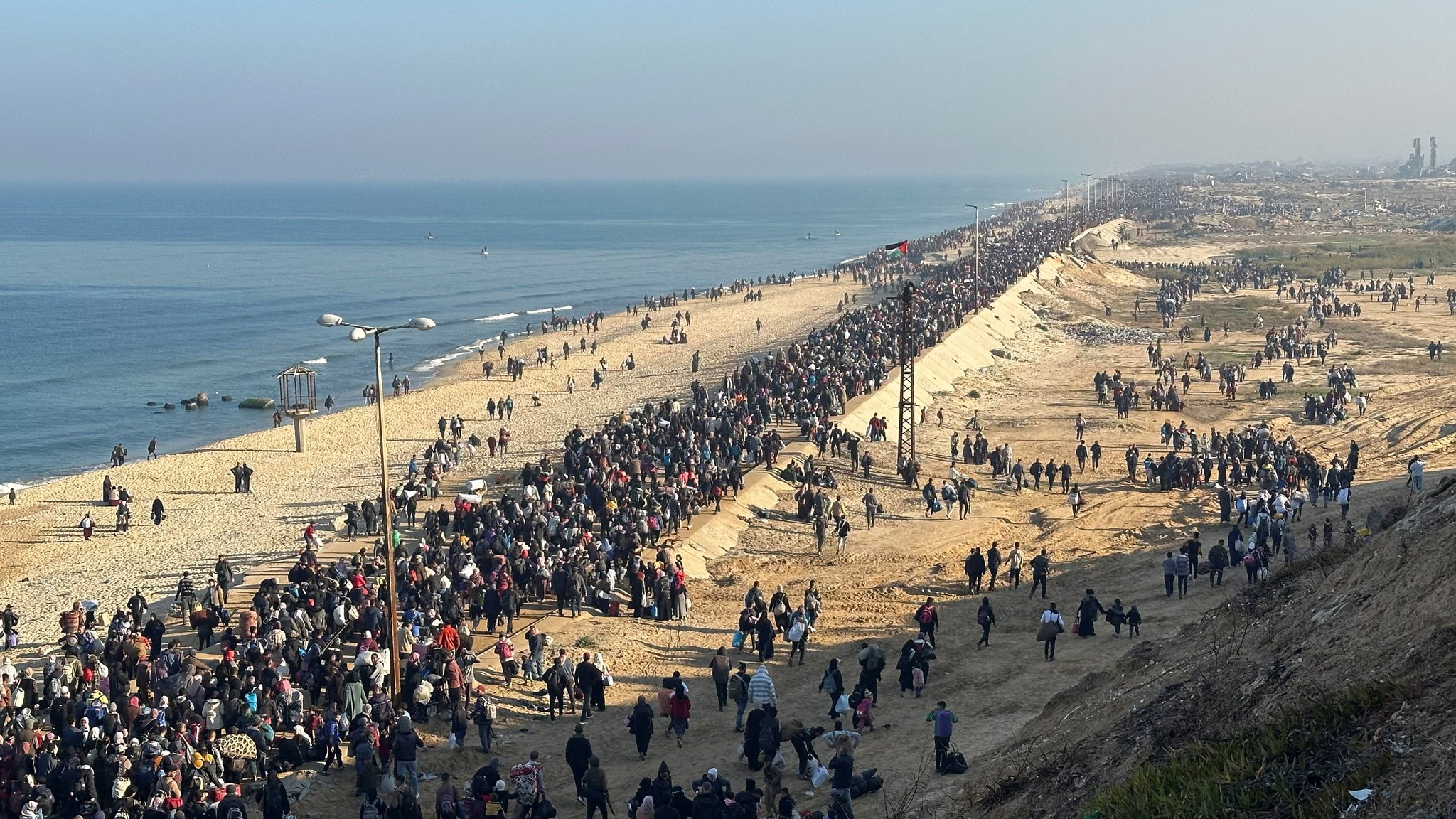 Palästinenser auf dem Weg zurück in den Norden des Gazastreifens. 