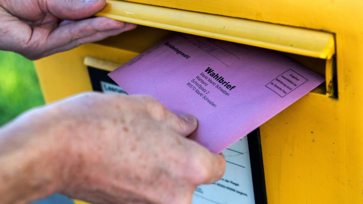 Sechs Wochen vor der Landtagswahl werden in Bayern die Briefwahlunterlagen versendet. Stichtag ist der 28. August.