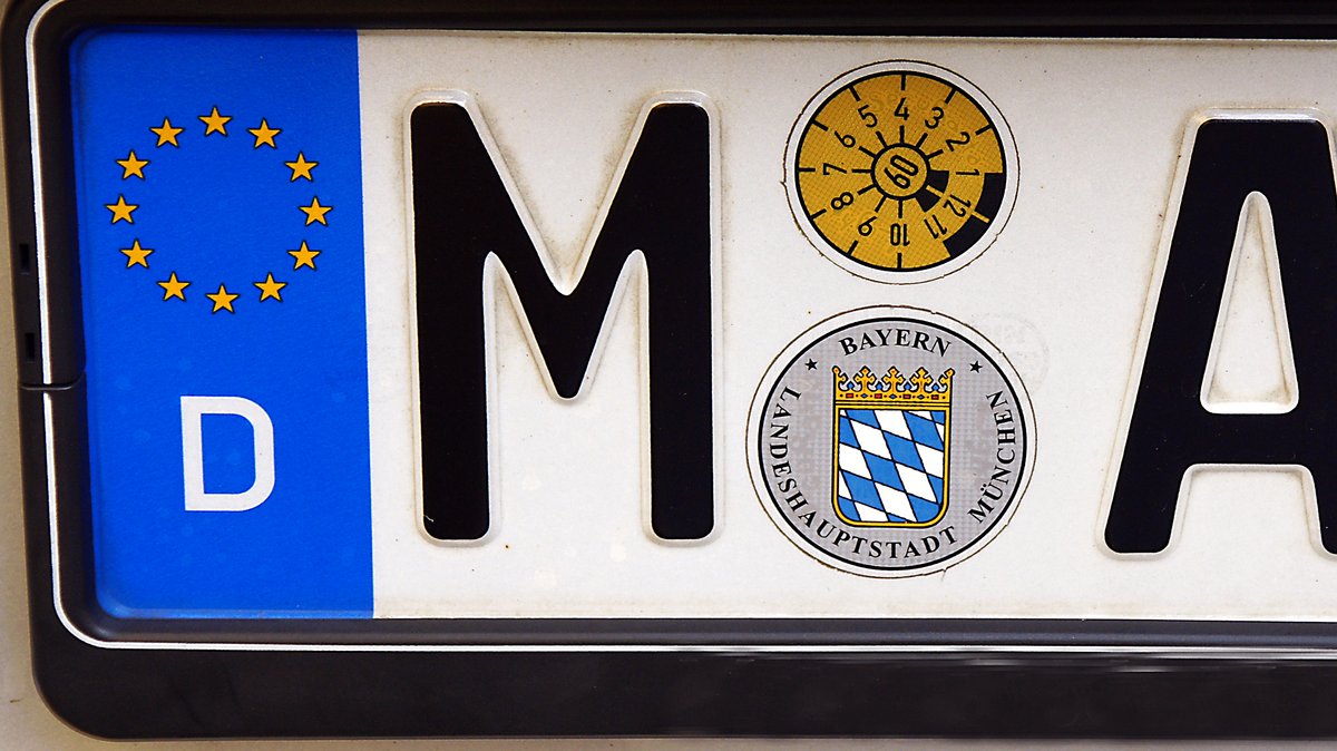 KFZ-Kennzeichen mit Münchner "M"