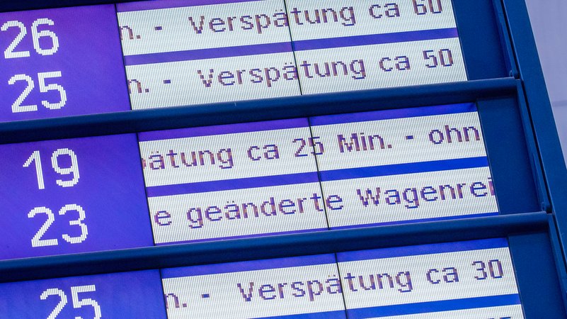 Symbolbild: Verspätung | Bild: picture alliance / Wolfgang Maria Weber | Wolfgang Maria Weber Symbolbild: Verspätung