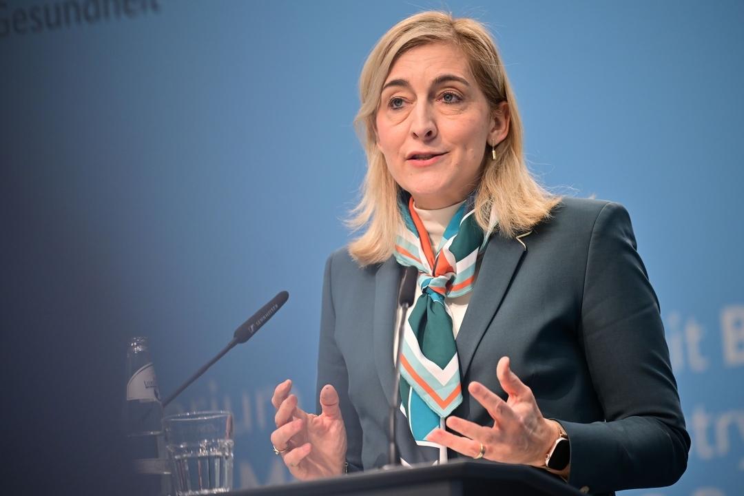 11.02.2026, Berlin: Nina Warken (CDU), Bundesministerin für Gesundheit, spricht während der Vorstellung der Digitalisierungsstrategie Gesundheit und Pflege im Bundesministerium für Gesundheit. 