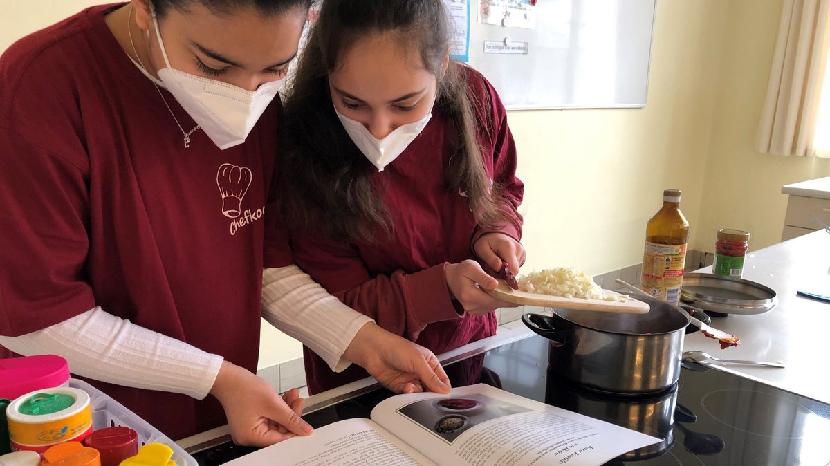 Kochen im Distanzunterricht: Würzburger Schule erhält Preis