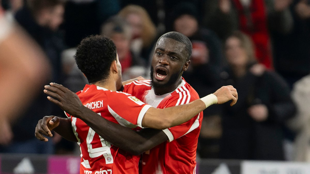 Nach zähem Poker: Upamecano verlängert Vertrag beim FC Bayern 