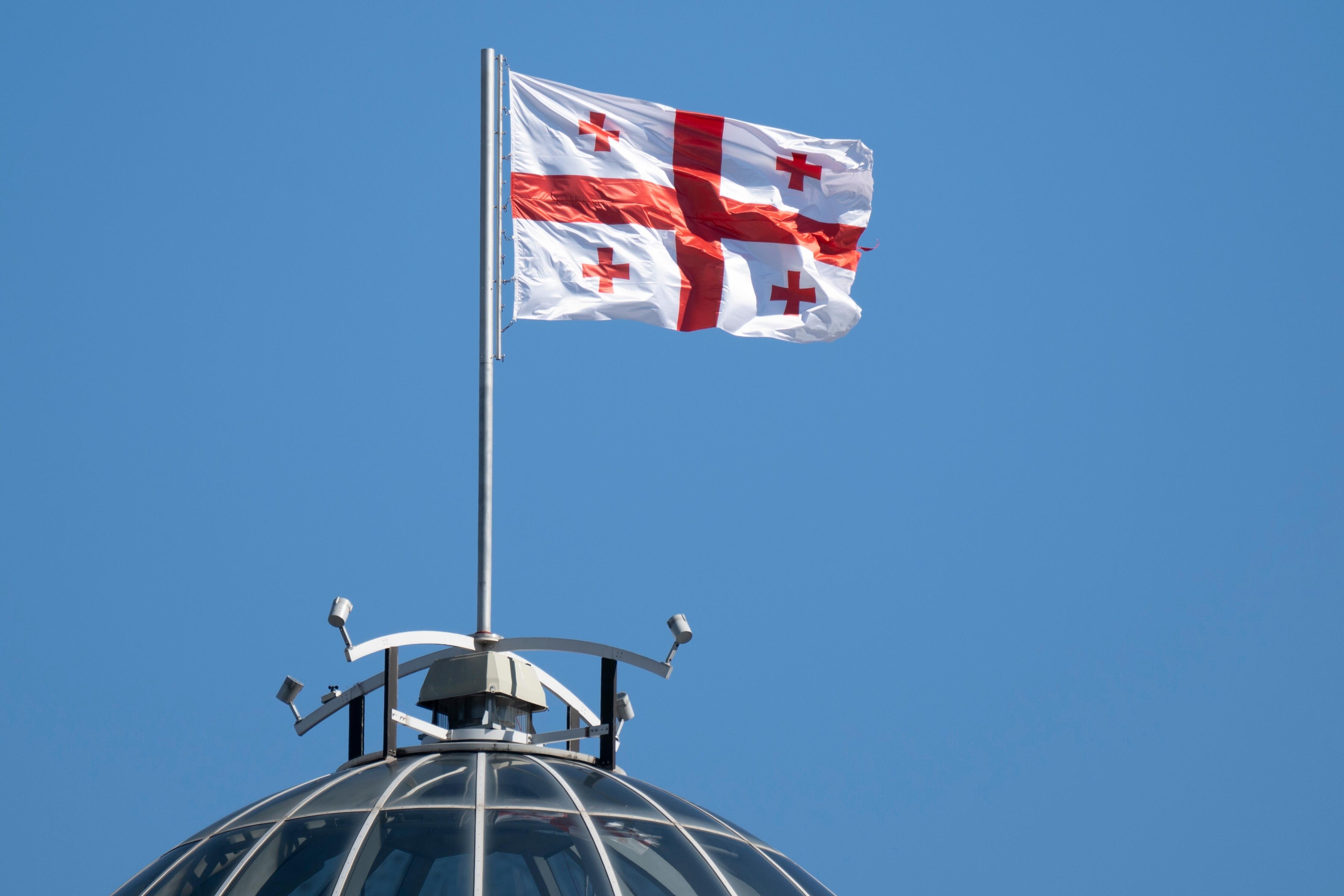Viele Russen im Exil haben Angst in ihre Heimat zurück zu kehren. Wieso ausgerechnet Georgien zu einem Treffpunkt für Exil-Russen wurde. 