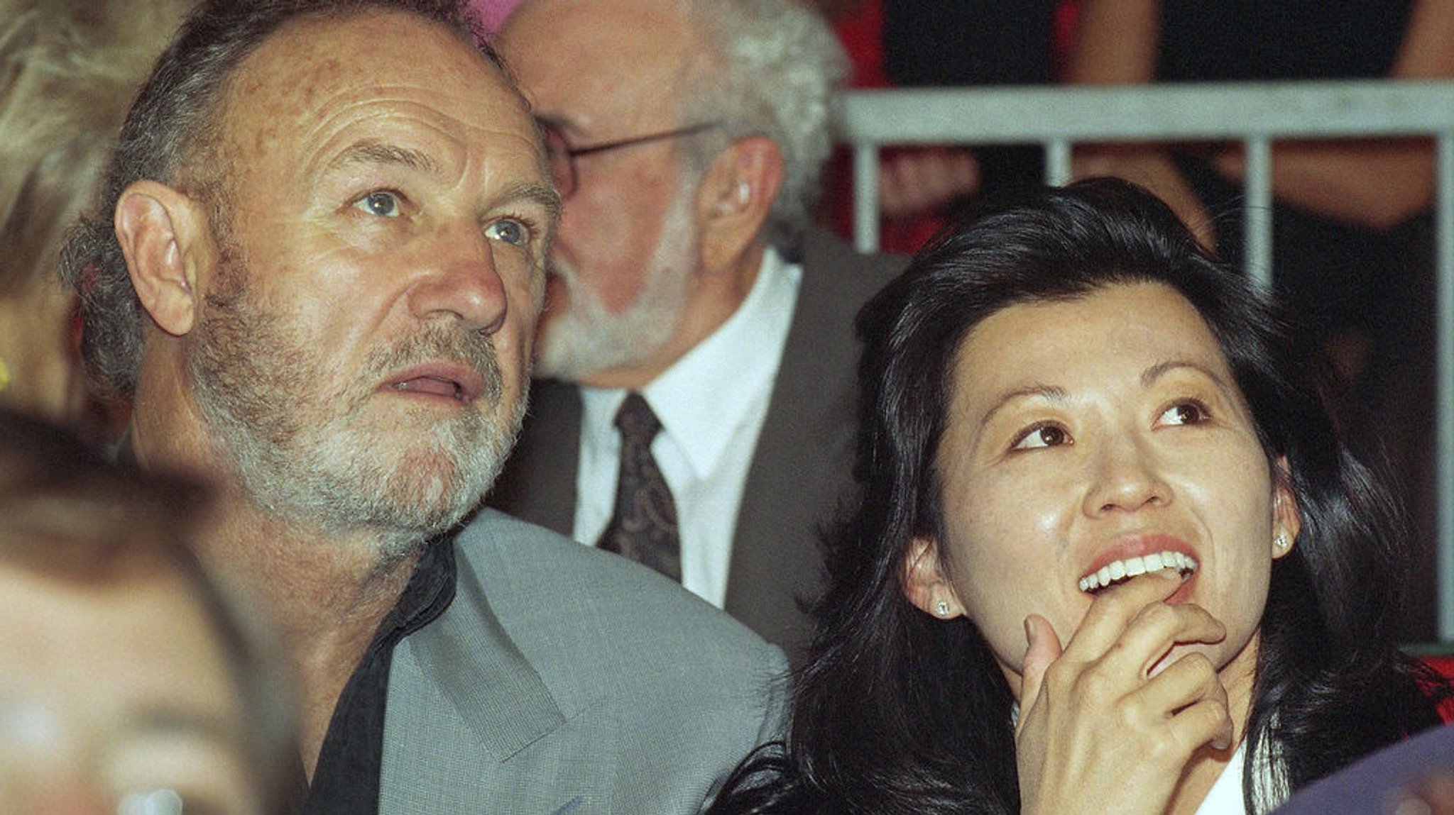  Der Schauspieler Gene Hackman mit seiner Frau Betsy Arakawa (ARCHIV - 01.06.1993)