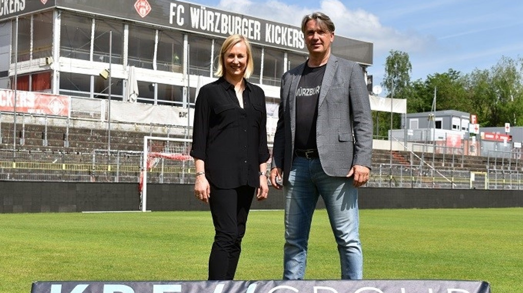 Barbara Ziegler, Abteilung Sponsoring beim FC Würzburger Kickers und Lars Krakat, geschäftsführender Gesellschafter der KRE Group.
