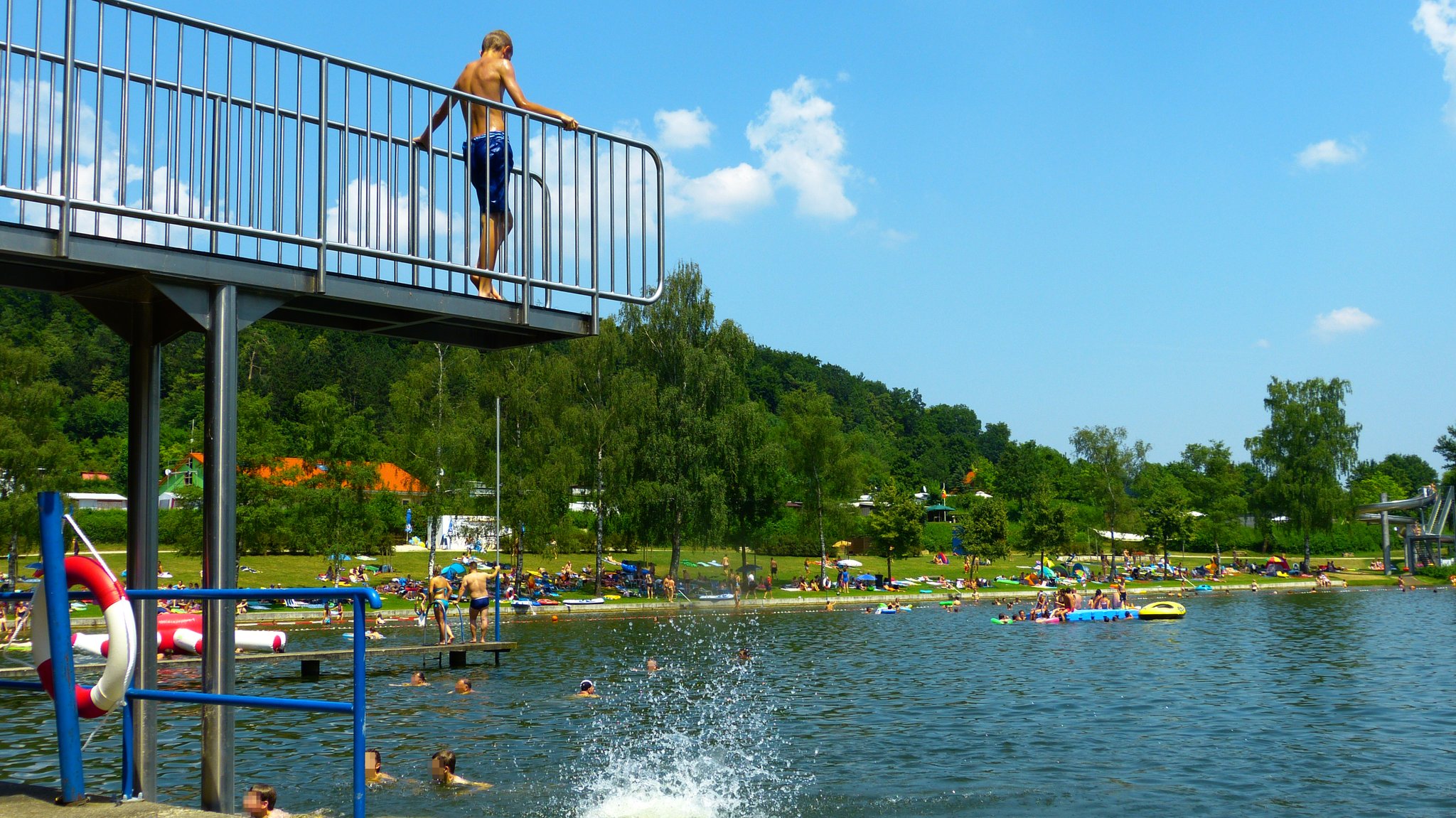 Sprungturm am Waldsee in Wemding 