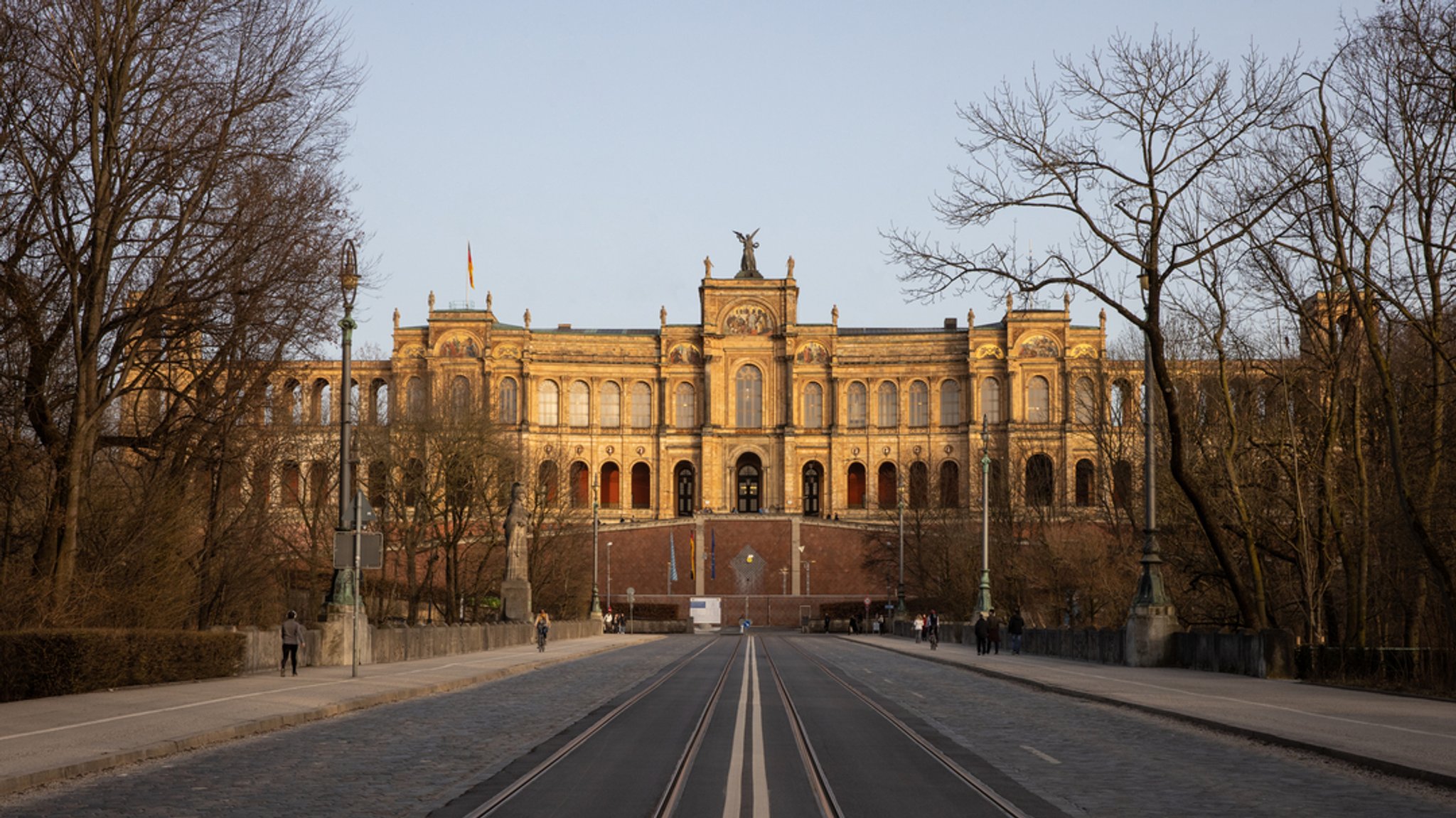 Anwälte unter CSU-Abgeordneten: Fragen zur Transparenz-Offensive