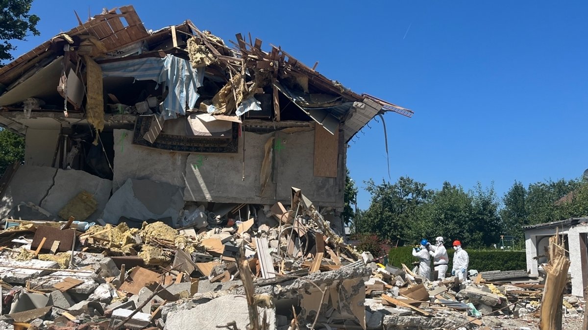 Nach Hausexplosion: Polizei ermittelt wegen Schusswaffen im Haus