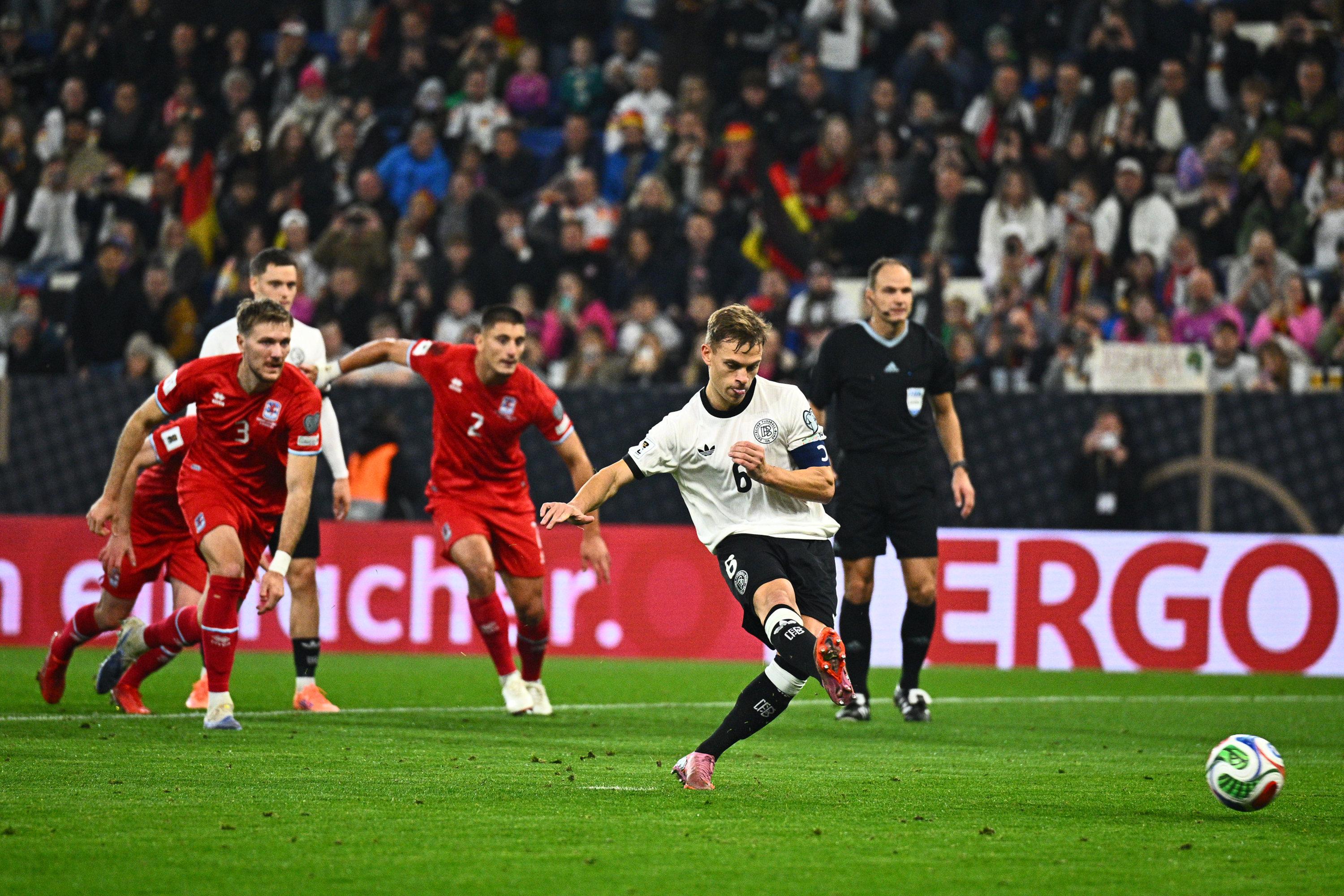 10.10.2025, Baden-Württemberg, Sinsheim: Fußball: WM-Qualifikation Europa, Deutschland - Luxemburg, Gruppenphase, Gruppe A, 3. Spieltag, PreZero Arena, Joshua Kimmich (Deutschland) erzielt per Elfmeter das Tor zum 2:0. 
