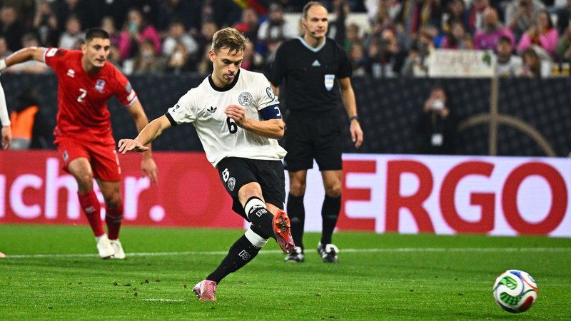 10.10.2025, Baden-Württemberg, Sinsheim: Fußball: WM-Qualifikation Europa, Deutschland - Luxemburg, Gruppenphase, Gruppe A, 3. Spieltag, PreZero Arena, Joshua Kimmich (Deutschland) erzielt per Elfmeter das Tor zum 2:0. | Bild: dpa-Bildfunk/Tom Weller 10.10.2025, Baden-Württemberg, Sinsheim: Fußball: WM-Qualifikation Europa, Deutschland - Luxemburg, Gruppenphase, Gruppe A, 3. Spieltag, PreZero Arena, Joshua Kimmich (Deutschland) erzielt per Elfmeter das Tor zum 2:0.