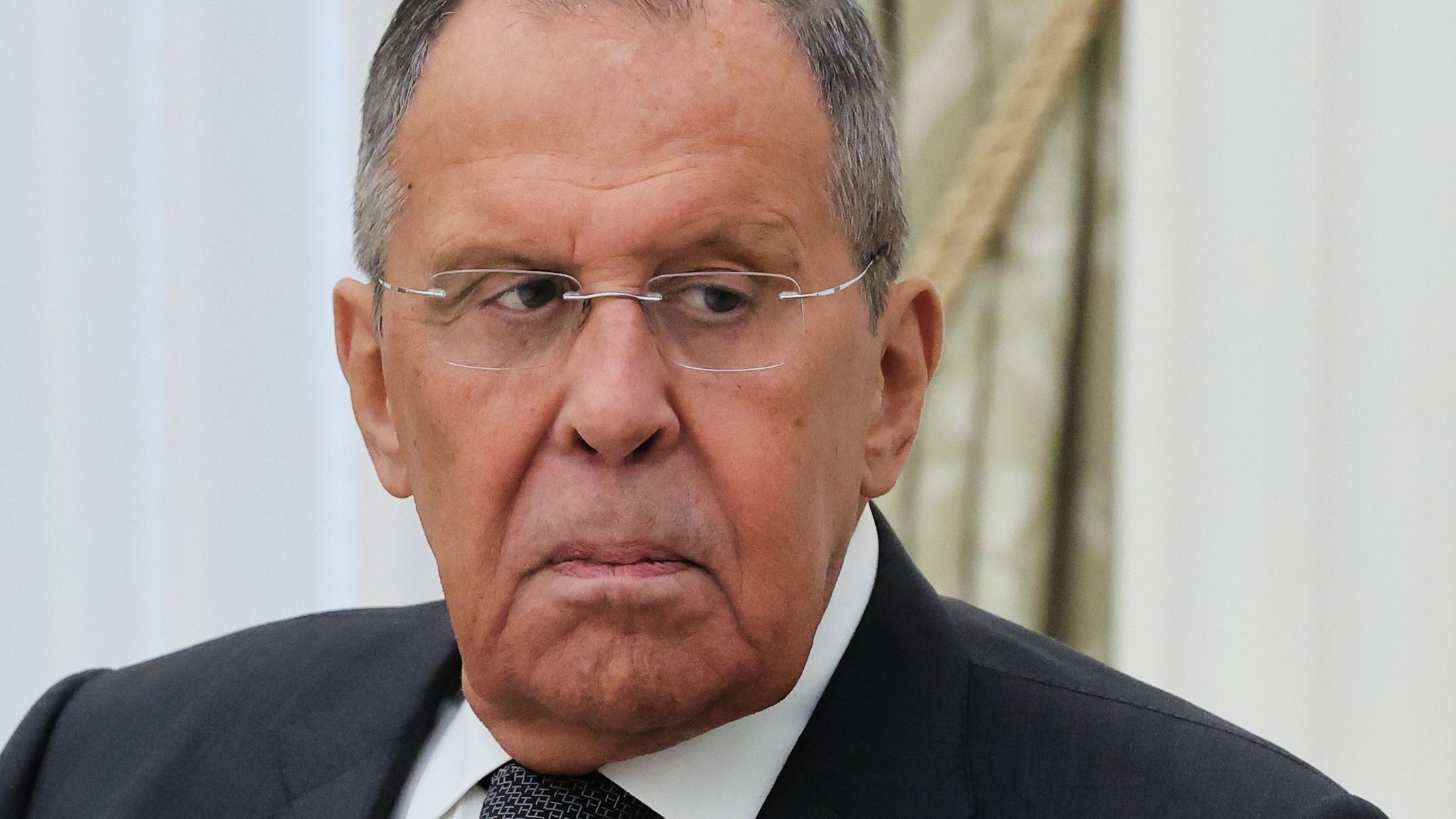 23.08.2026, Russland, Moskau: Der russische Außenminister Sergej Lawrow nimmt im Senatspalast des Kremls an Gesprächen mit dem dem indischen Außenminister Jaishankar teil. Foto: Sergei Karpukhin/Pool Sputnik Kremlin via AP/dpa +++ dpa-Bildfunk +++ | Bild: dpa-Bildfunk/Sergei Karpukhin 23.08.2026, Russland, Moskau: Der russische Außenminister Sergej Lawrow nimmt im Senatspalast des Kremls an Gesprächen mit dem dem indischen Außenminister Jaishankar teil. Foto: Sergei Karpukhin/Pool Sputnik Kremlin via AP/dpa +++ dpa-Bildfunk +++