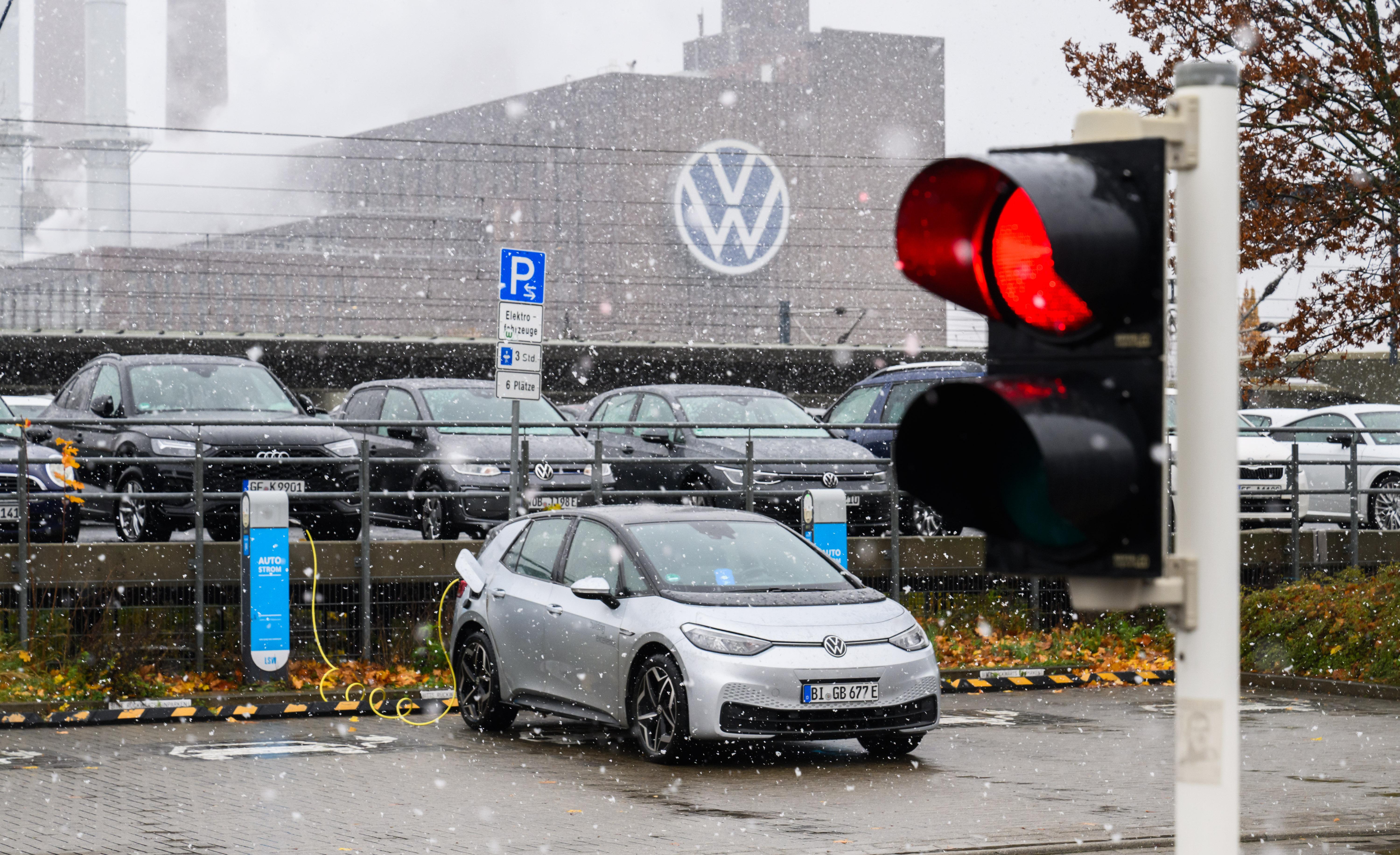 VW-Chef Schäfer schließt auch Kündigungen nicht aus. 