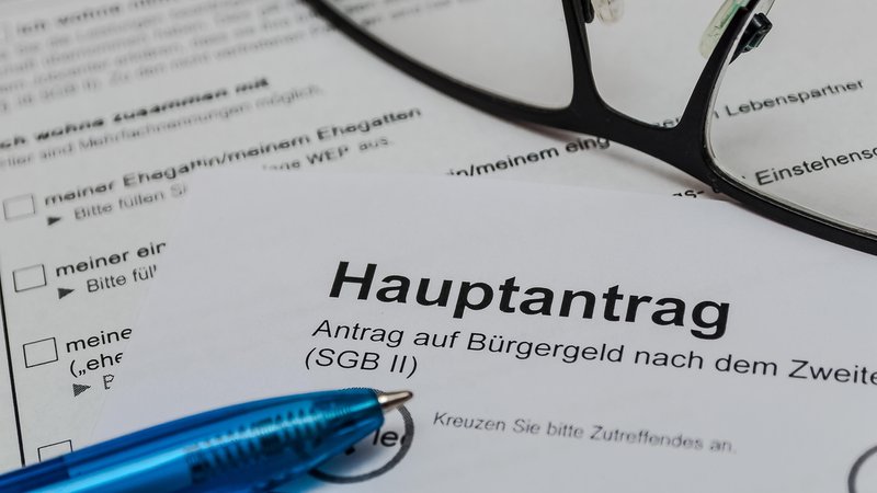 Bürgergeld-Antrag | Bild: pa/dpa/Sebastian Kahnert Bürgergeld-Antrag