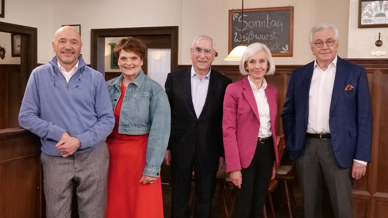 Gastgeber Hans Werner Kilz und seine beiden Stammgäste Ursula Münch und Christian Neureuther mit Gayle Tufts und Theo Waigel | Bild: A.H. Schroll Gastgeber Hans Werner Kilz und seine beiden Stammgäste Ursula Münch und Christian Neureuther mit Gayle Tufts und Theo Waigel