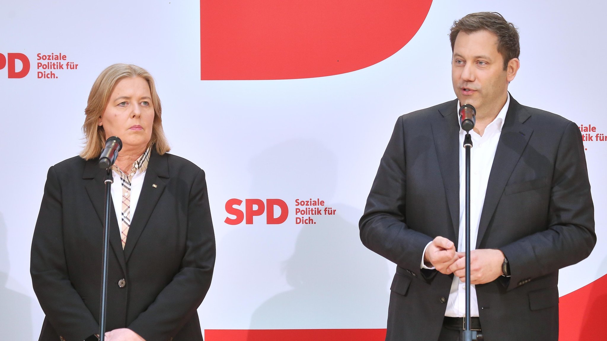 SPD-Parteitag: Ein starker Mann und viele Fragen