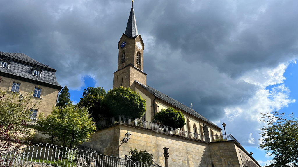 Die Kirche St. Thomas in Wallenfels im Landkreis Kronach