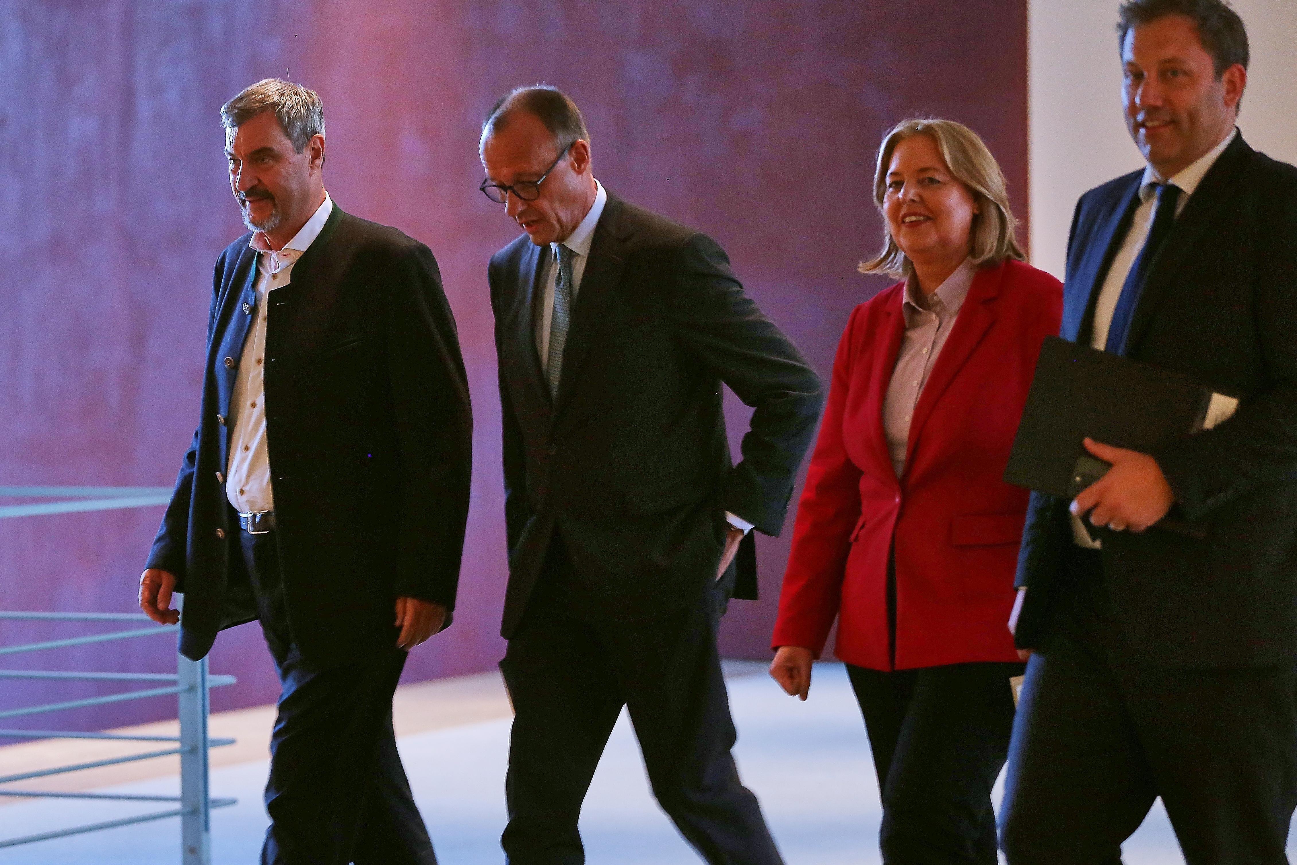 Die Regierungsspitzen haben Klarheit für die nächsten Wochen geschaffen - beim Koalitionsausschuss. Im Anschluss herrschte große Einigkeit.