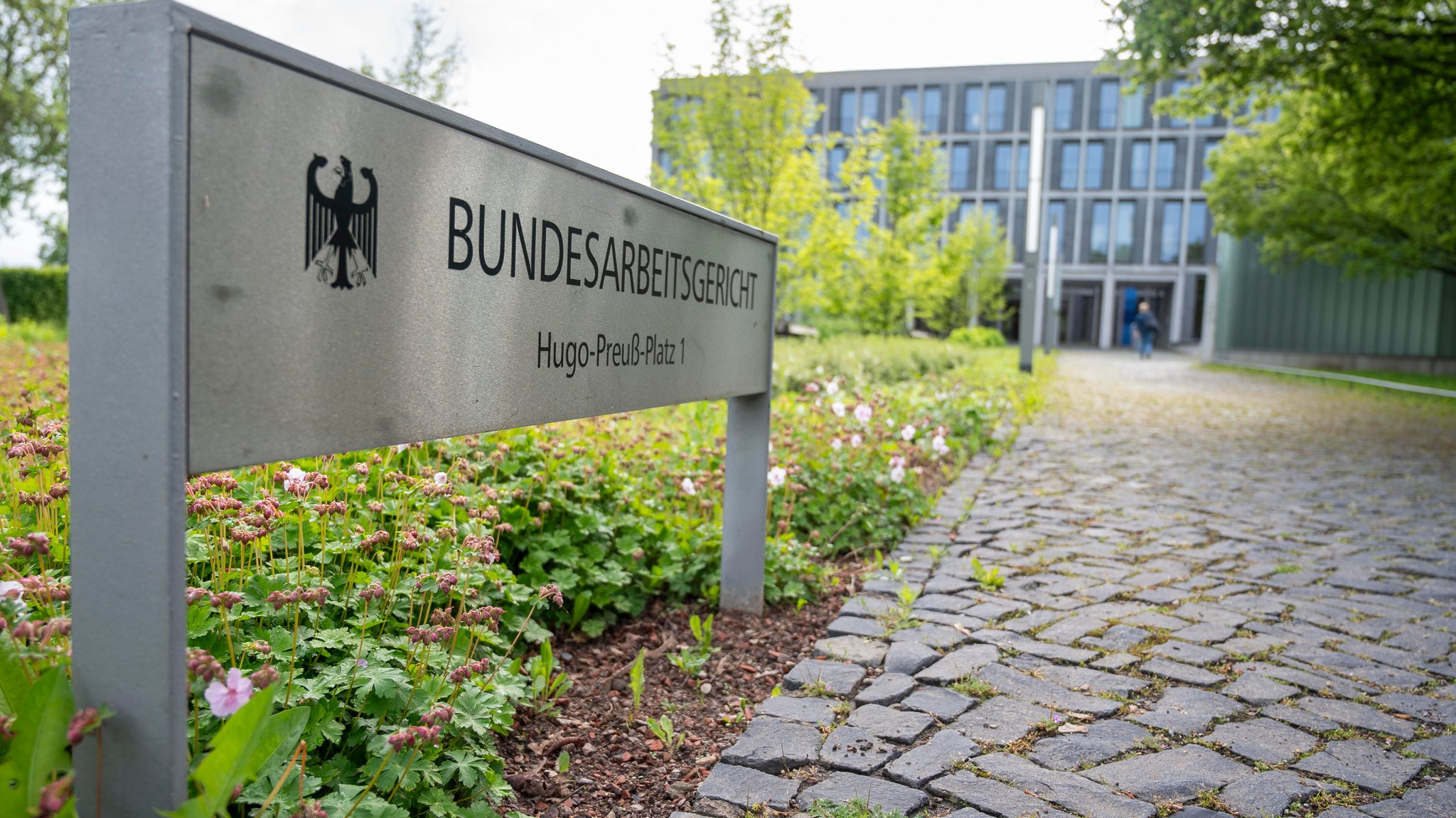 Bundesarbeitsgericht in Erfurt (Außenaufnahme) | Bild: picture alliance / epd-bild | Marcus Scheidel Bundesarbeitsgericht in Erfurt (Außenaufnahme)