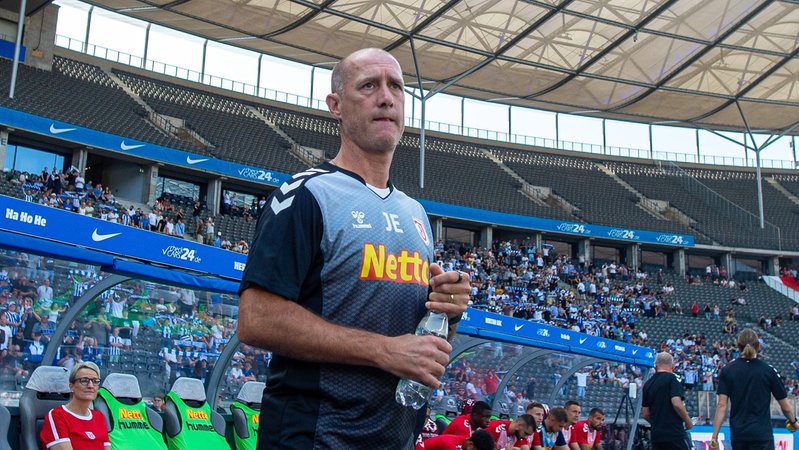 Jahn-Regensburg-Trainer Joe Enochs | Bild: dpa-Bildfunk/Sebastian Räppold Jahn-Regensburg-Trainer Joe Enochs