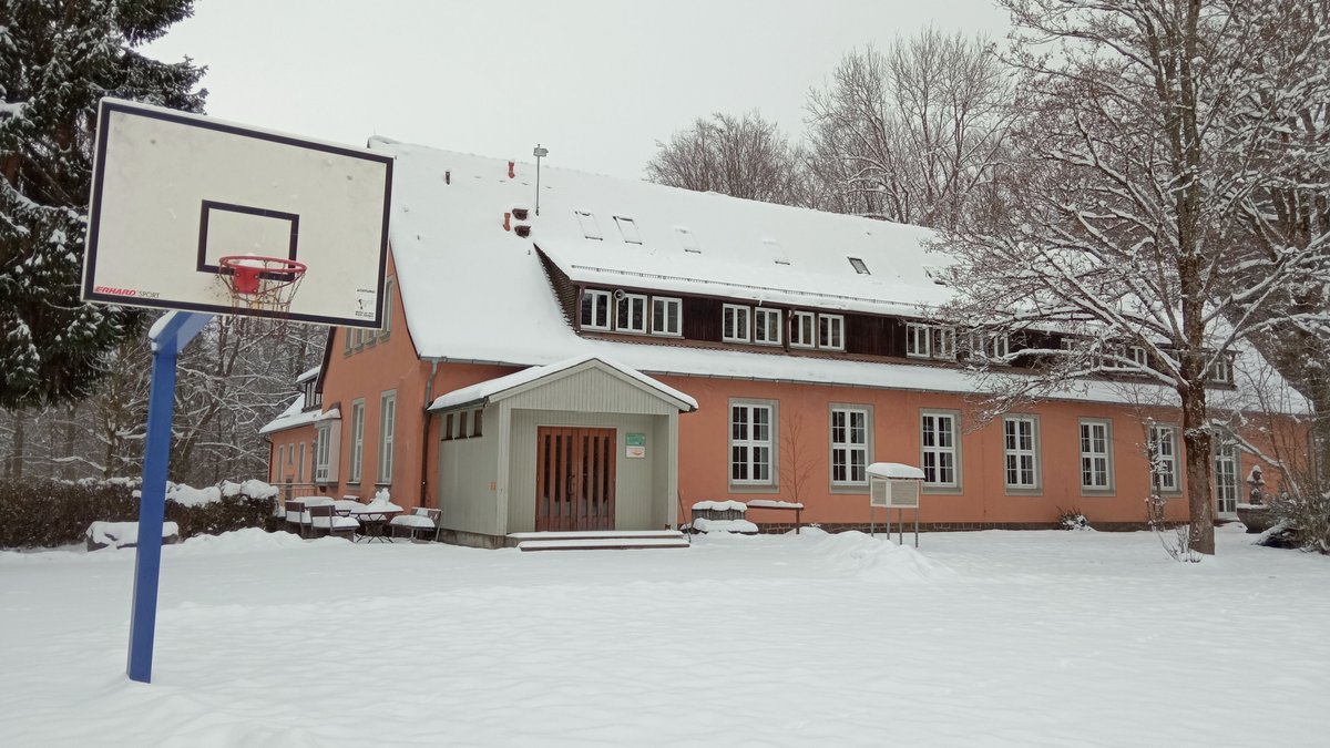 Das Schullandheim Bauersberg bei Bischofsheim in der Rhön.