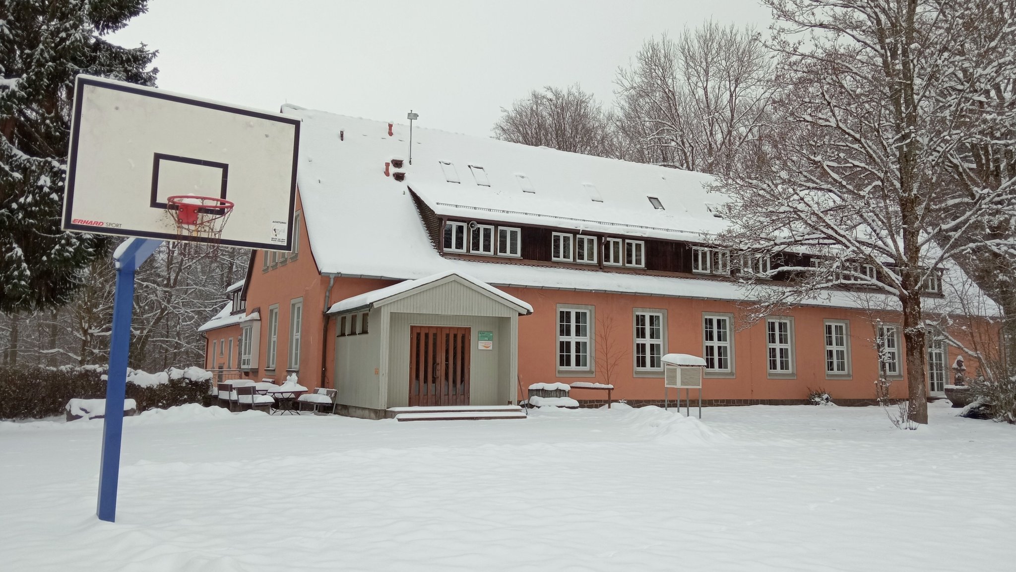 Das Schullandheim Bauersberg bei Bischofsheim in der Rhön. | Bild: BR / Ralph Wege Das Schullandheim Bauersberg bei Bischofsheim in der Rhön.