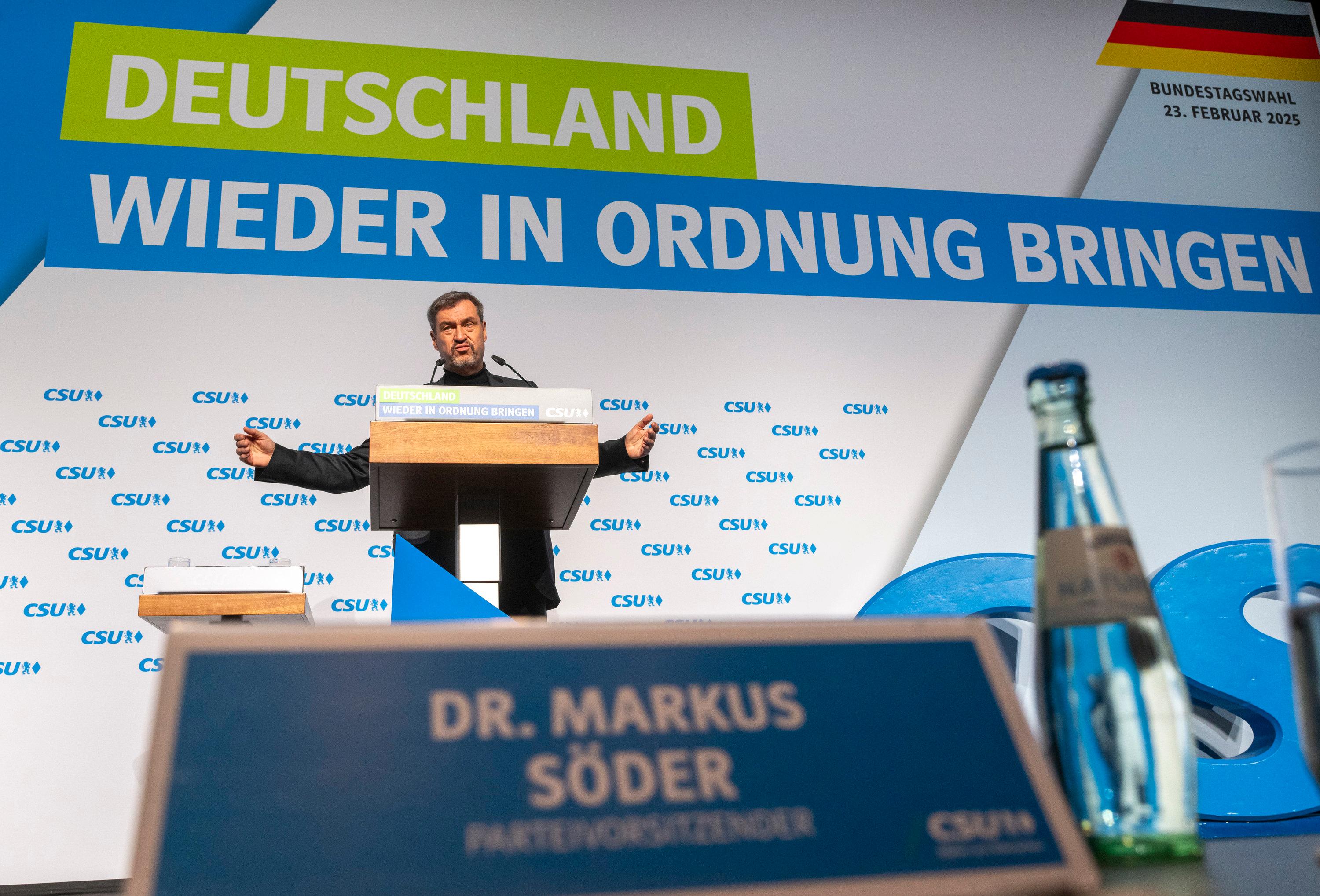 14.12.2024, München: Markus Söder, CSU-Parteivorsitzender und Ministerpräsident von Bayern, spricht bei der CSU-Delegiertenversammlung zur Aufstellung der Liste für die Bundestagswahl 2025.