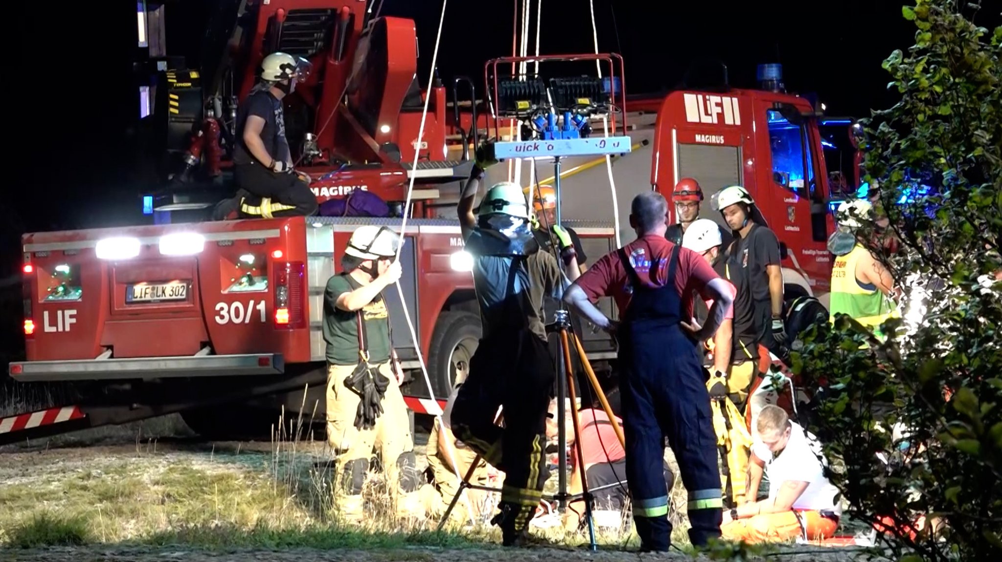 Beim Sternschnuppenschauen ist in der Nacht auf Dienstag ein Mann auf dem Staffelberg bei Bad Staffelstein im Landkreis Lichtenfels in eine Felsspalte gefallen.