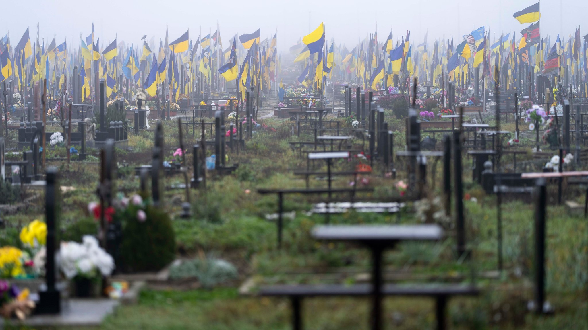 Ukrainischer Soldatenfriedhof in Kharkiv, aufgenommen am 27.11.25 (Symbolbild)