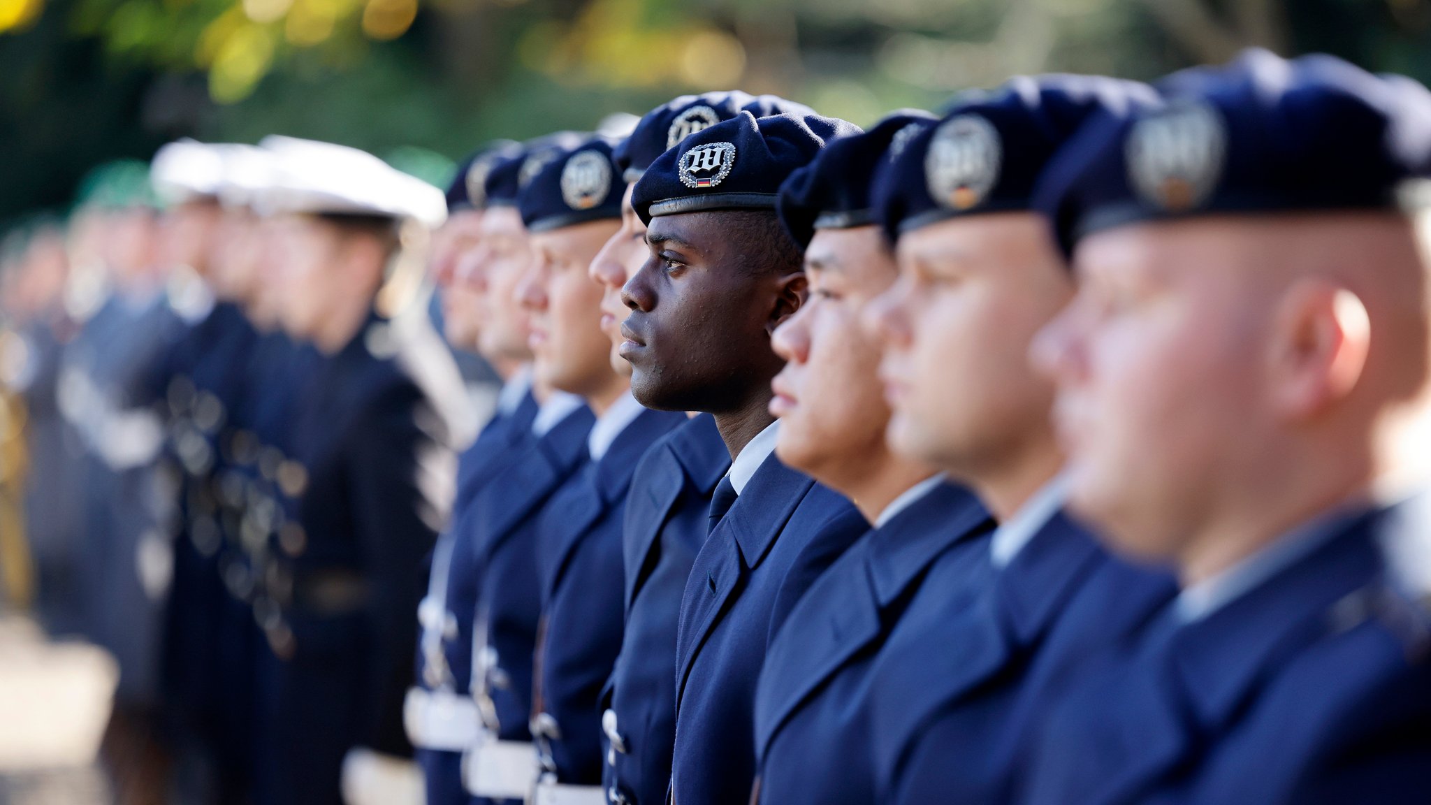 Archivbild: Soldaten der Bundeswehr während eines Staatsbesuchs in Bonn. 