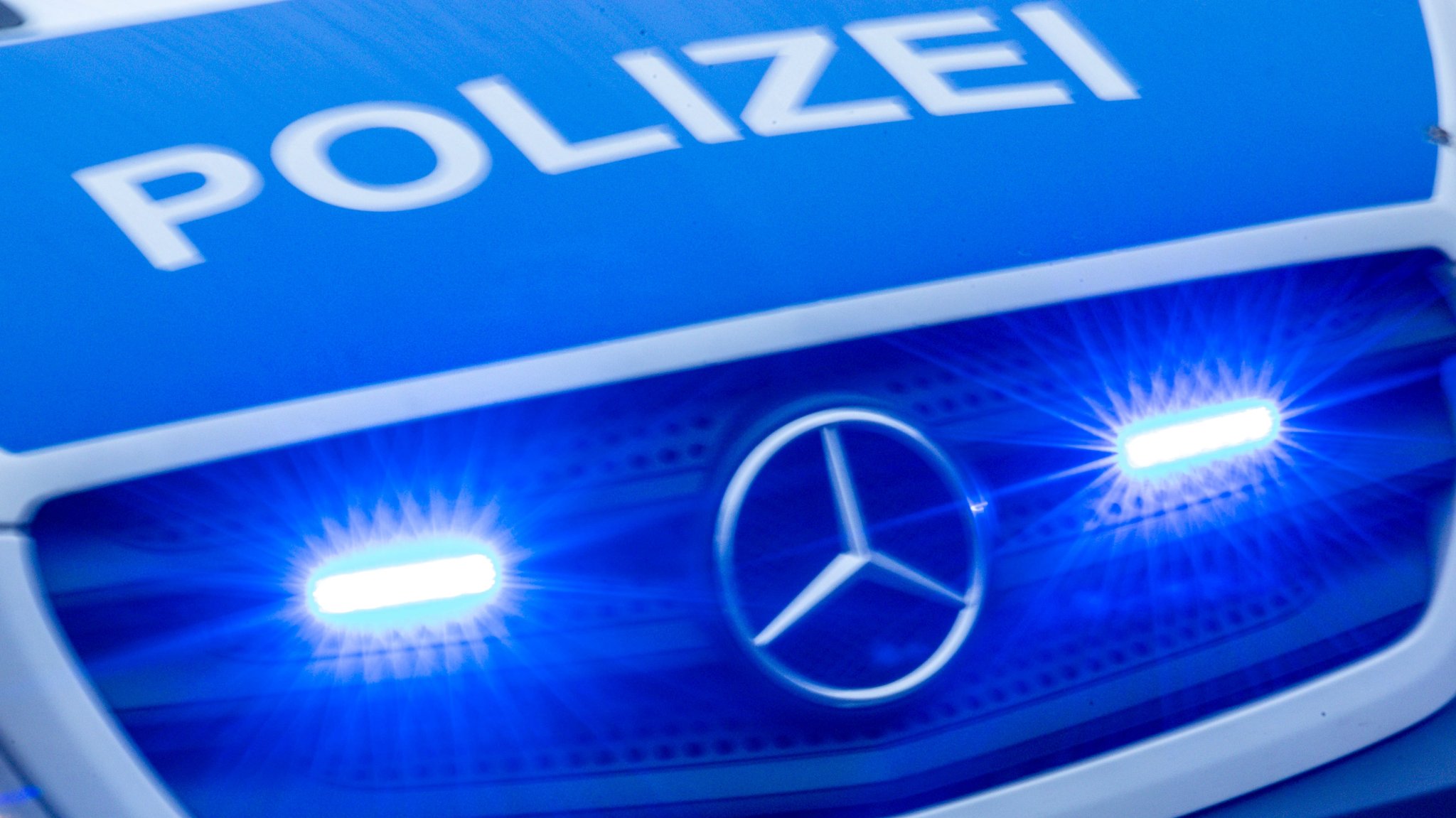 Ein Bild von einem Polizeiauto. | Bild: dpa-Bildfunk/Jens Büttner Ein Bild von einem Polizeiauto.