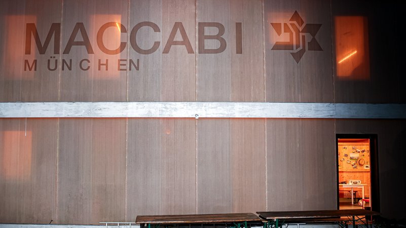 Gebäude für die Umkleiden beim TSV Maccabi München | Bild: pa/SZ Photo/Leonhard Simon Gebäude für die Umkleiden beim TSV Maccabi München