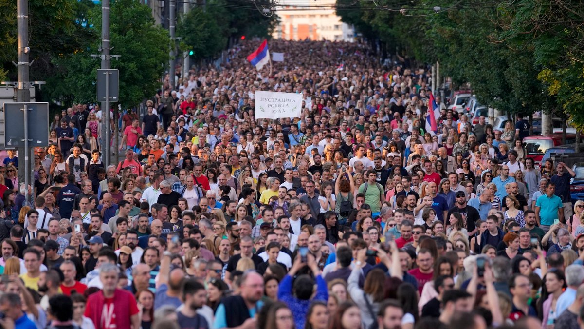 Erneut Massenprotest in Belgrad gegen serbische Regierung