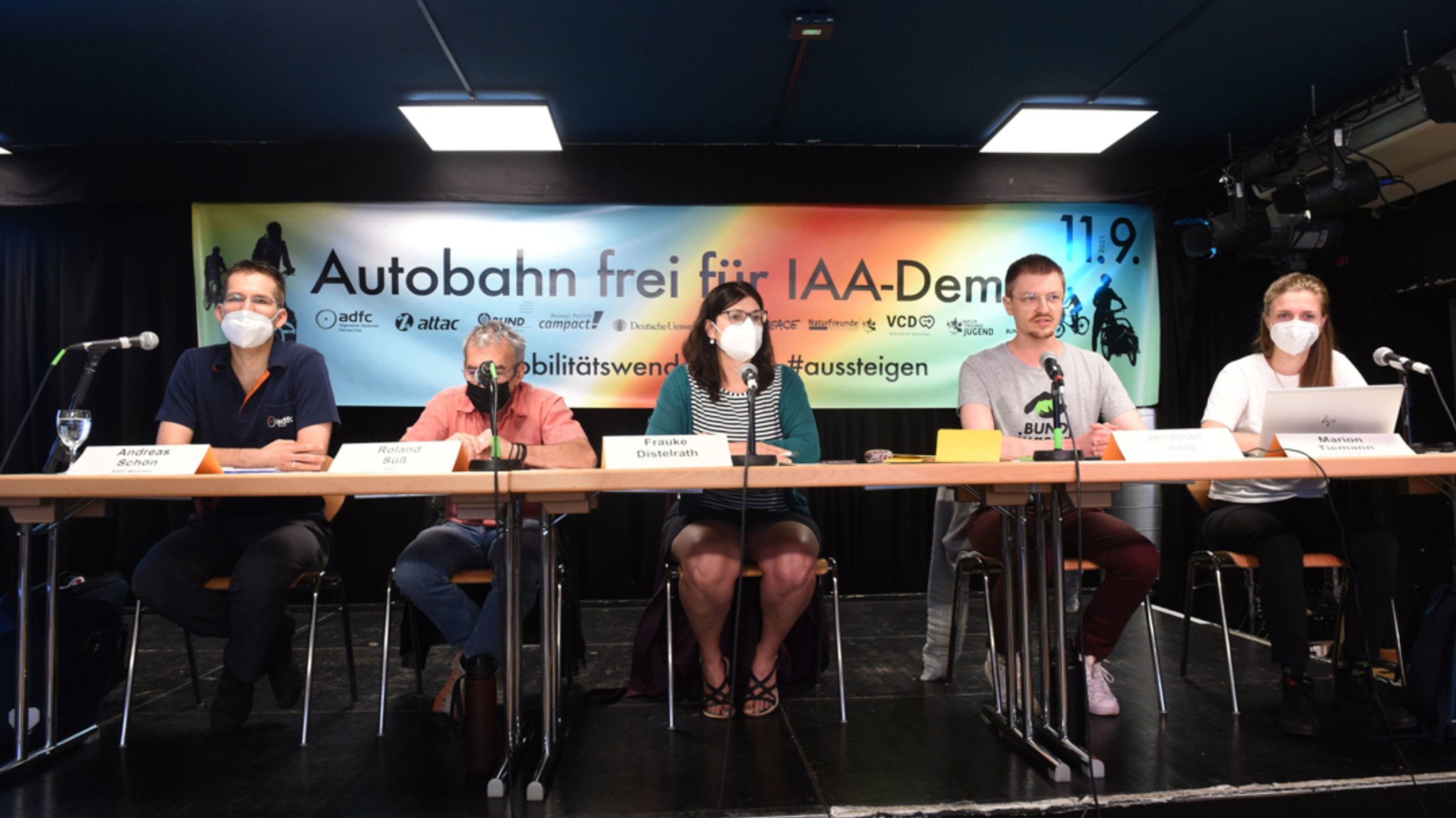 ADFC, Attac, BUND, Campact, DUH, Greenpeace,  und VCD informieren über ihre Proteste bei der IAA.