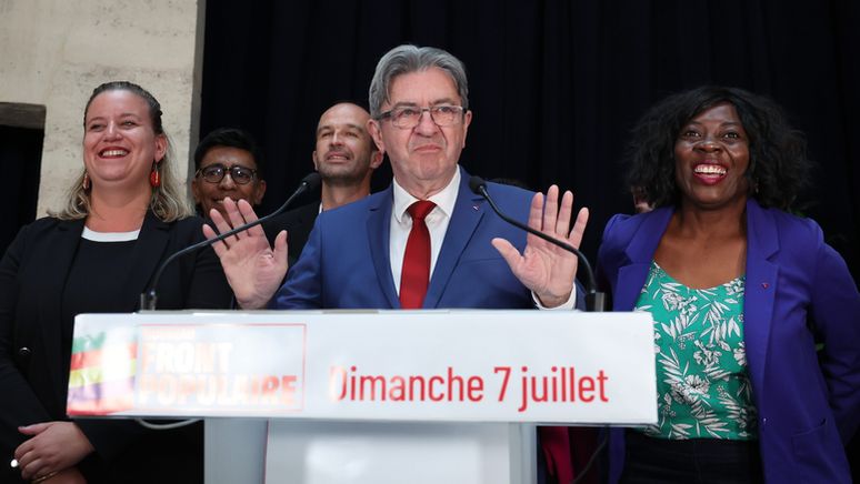 Der Anführer des Linksbündnisses, Jean-Luc Mélenchon, will die nächste Regierung bilden, wie er am Abend im Paris erklärte. | Bild:picture alliance/dpa/MAXPPP | Le Parisien / Arnaud Journois