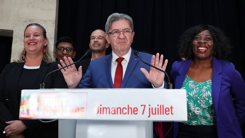 Der Anführer des Linksbündnisses, Jean-Luc Mélenchon, will die nächste Regierung bilden, wie er am Abend im Paris erklärte.