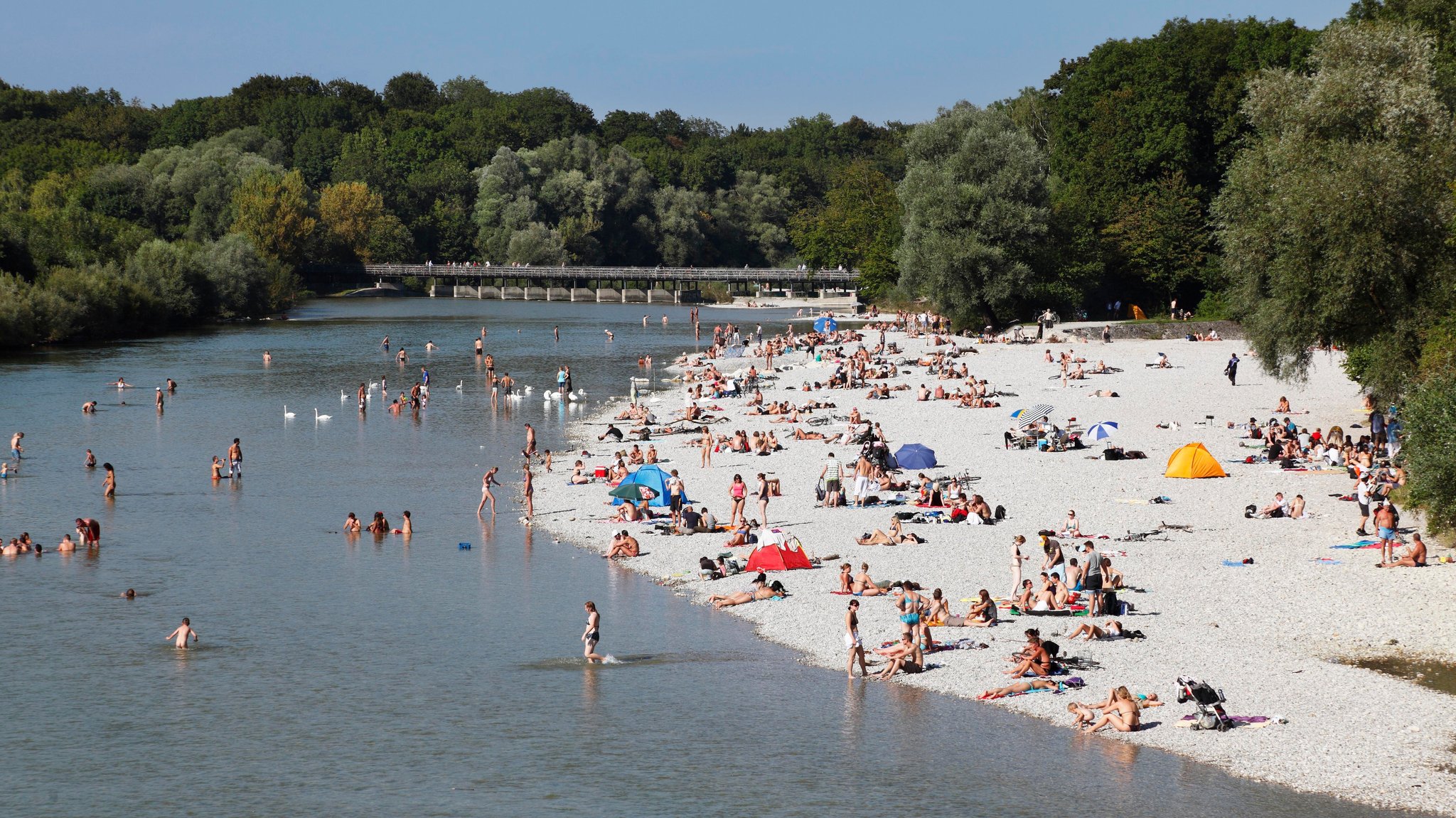 München: Blick von der Thalkirchener Brücke auf die Isar 