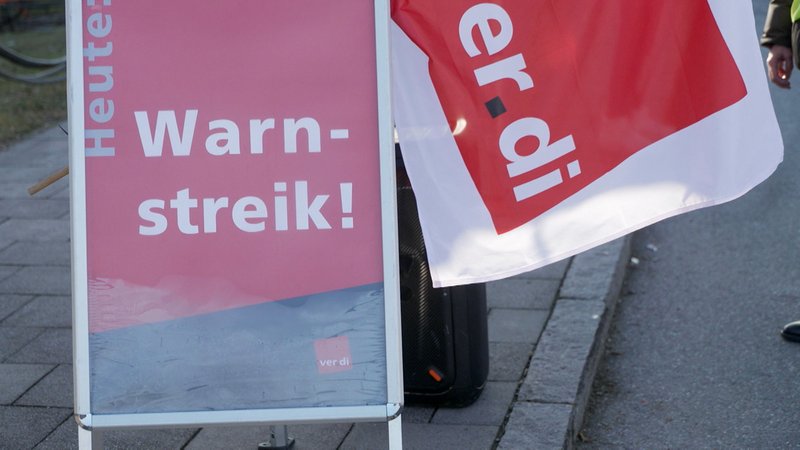 Warnstreik in bayerischen Briefzentren | Bild: BR Warnstreik in bayerischen Briefzentren